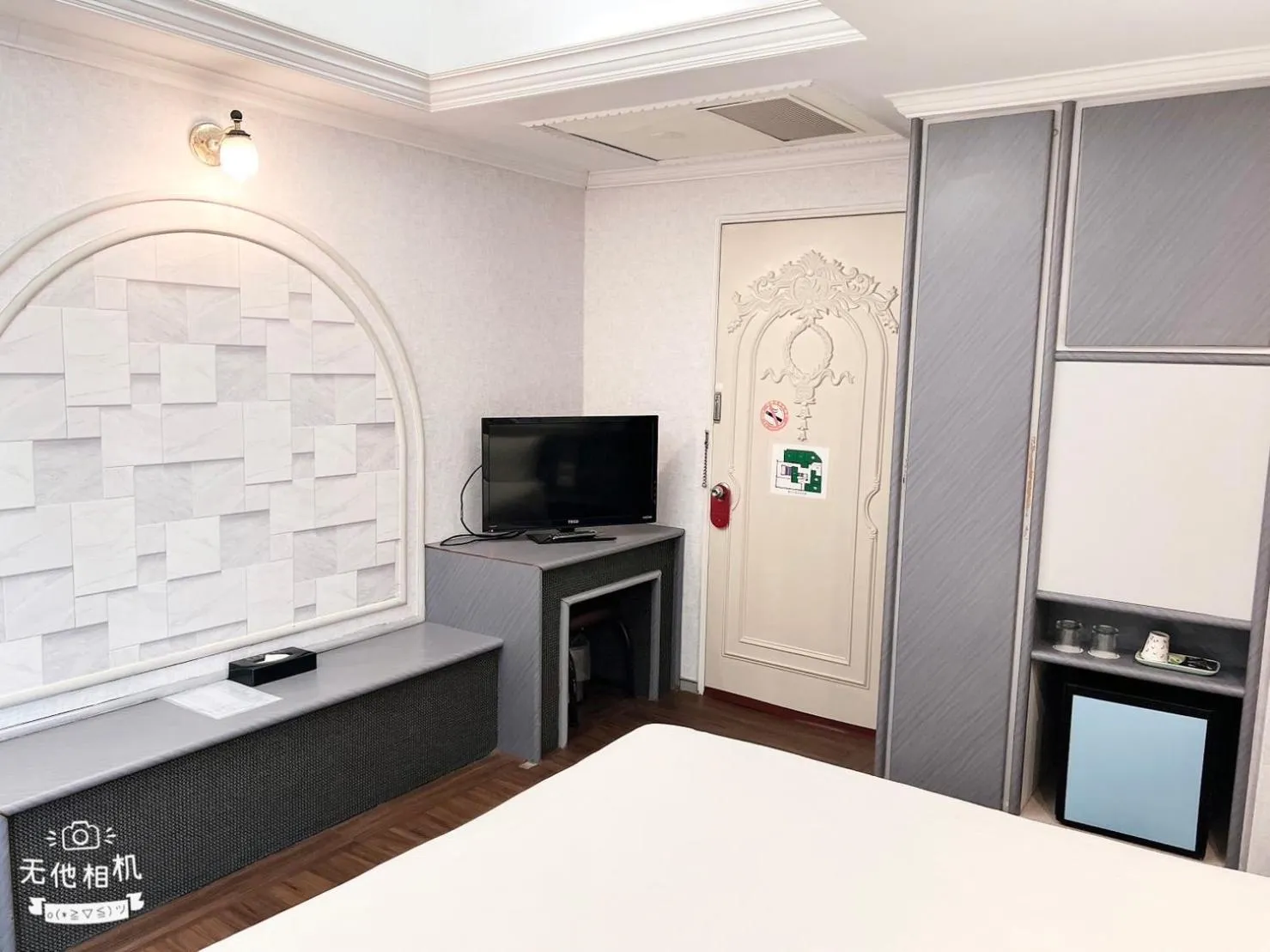 Bedroom, Bed in Blue Sky Hotel