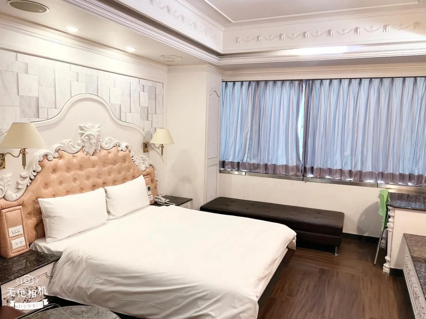 Bedroom, Bed in Blue Sky Hotel