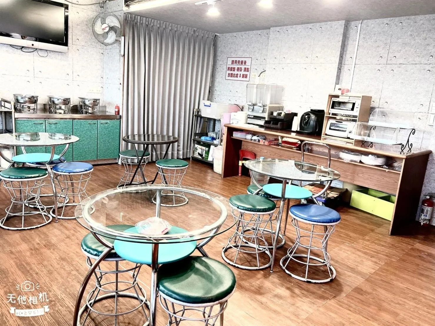 Restaurant/places to eat in Blue Sky Hotel