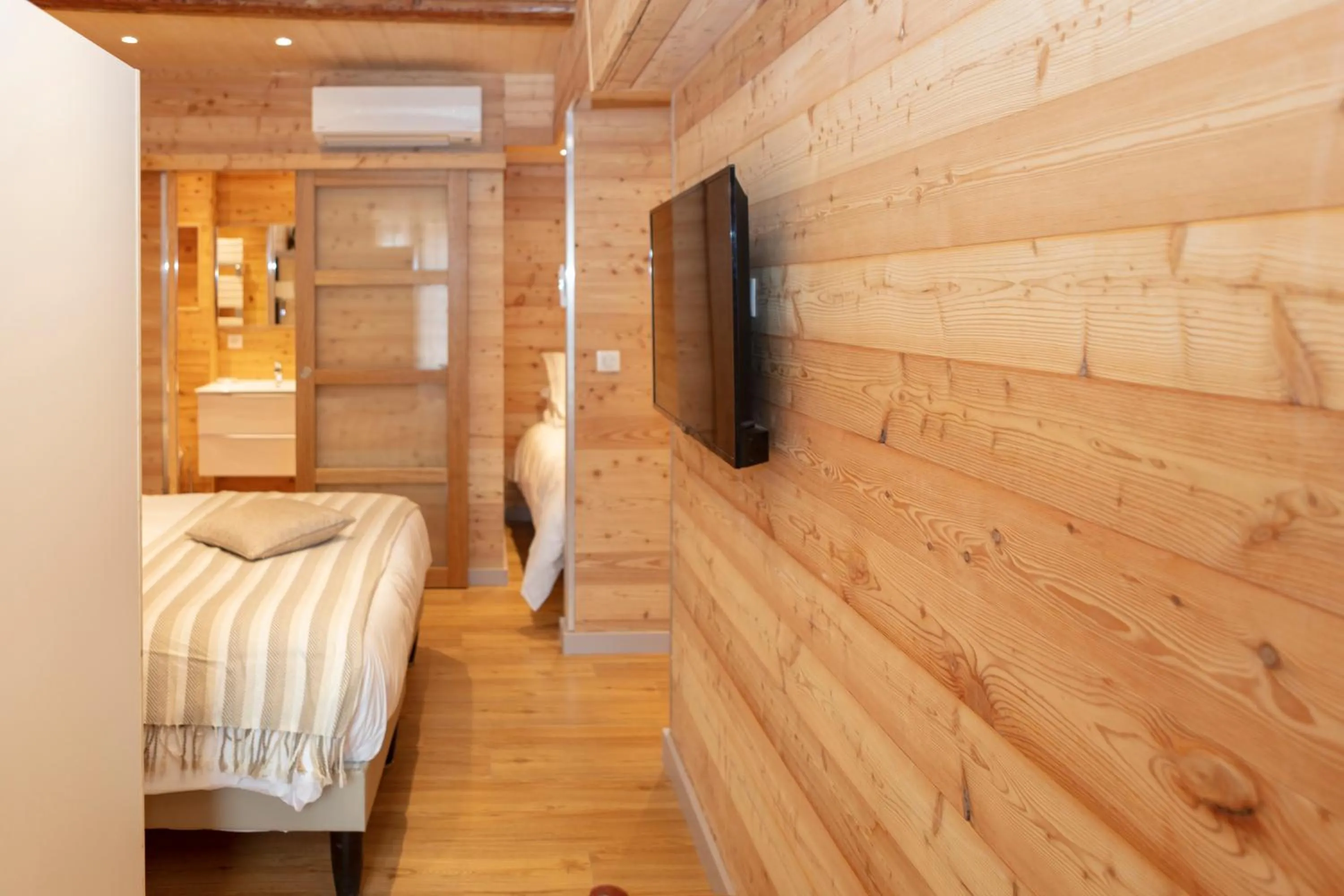 Bed in Relais Des Alpes