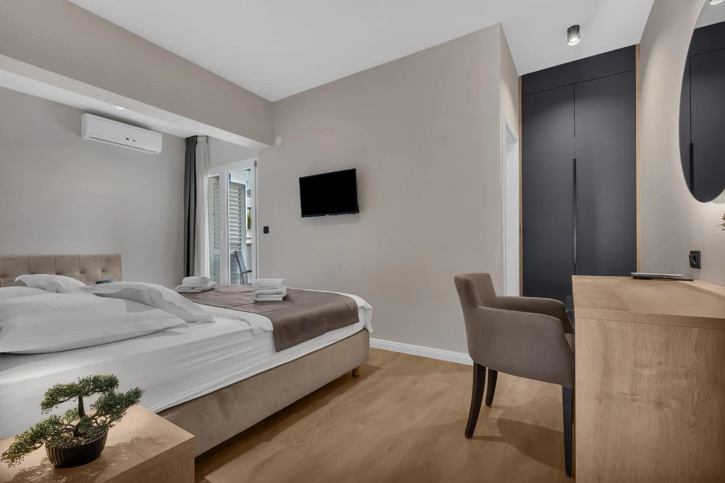 Bed in Beach Hotel Božikovina