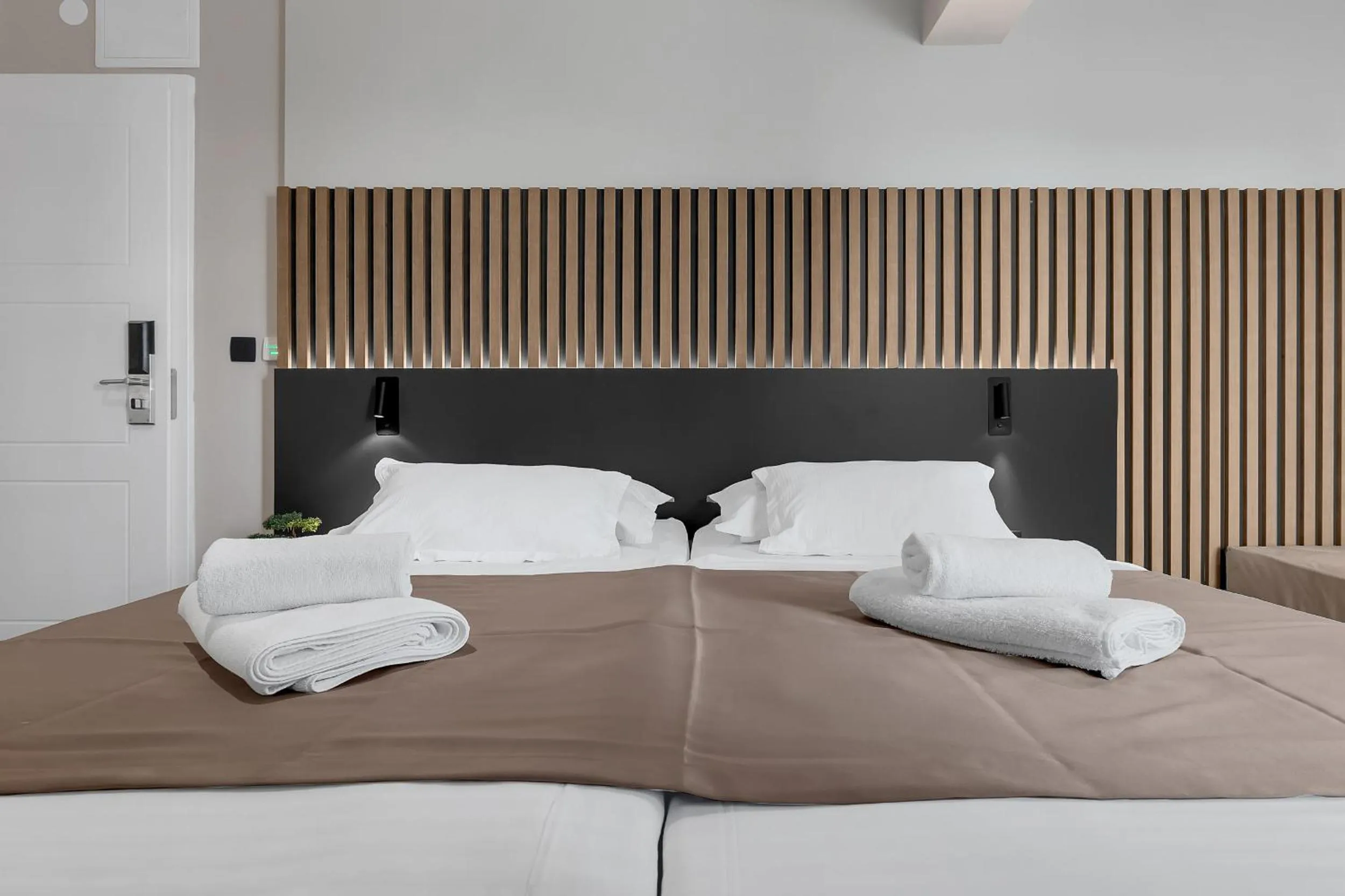 Bed in Beach Hotel Božikovina