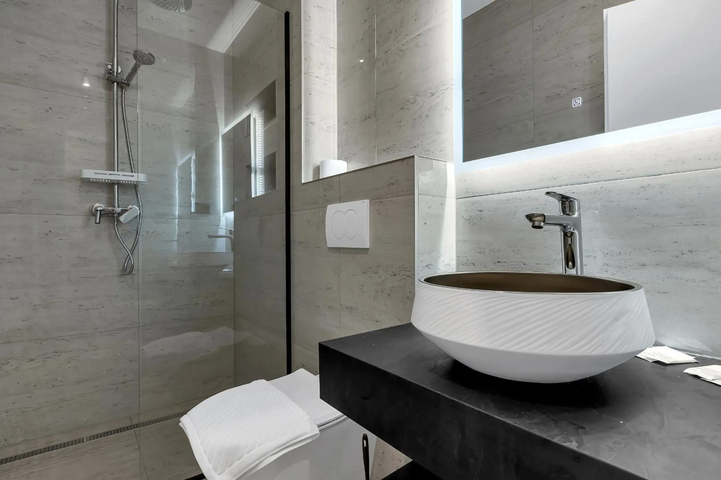 Shower in Beach Hotel Božikovina