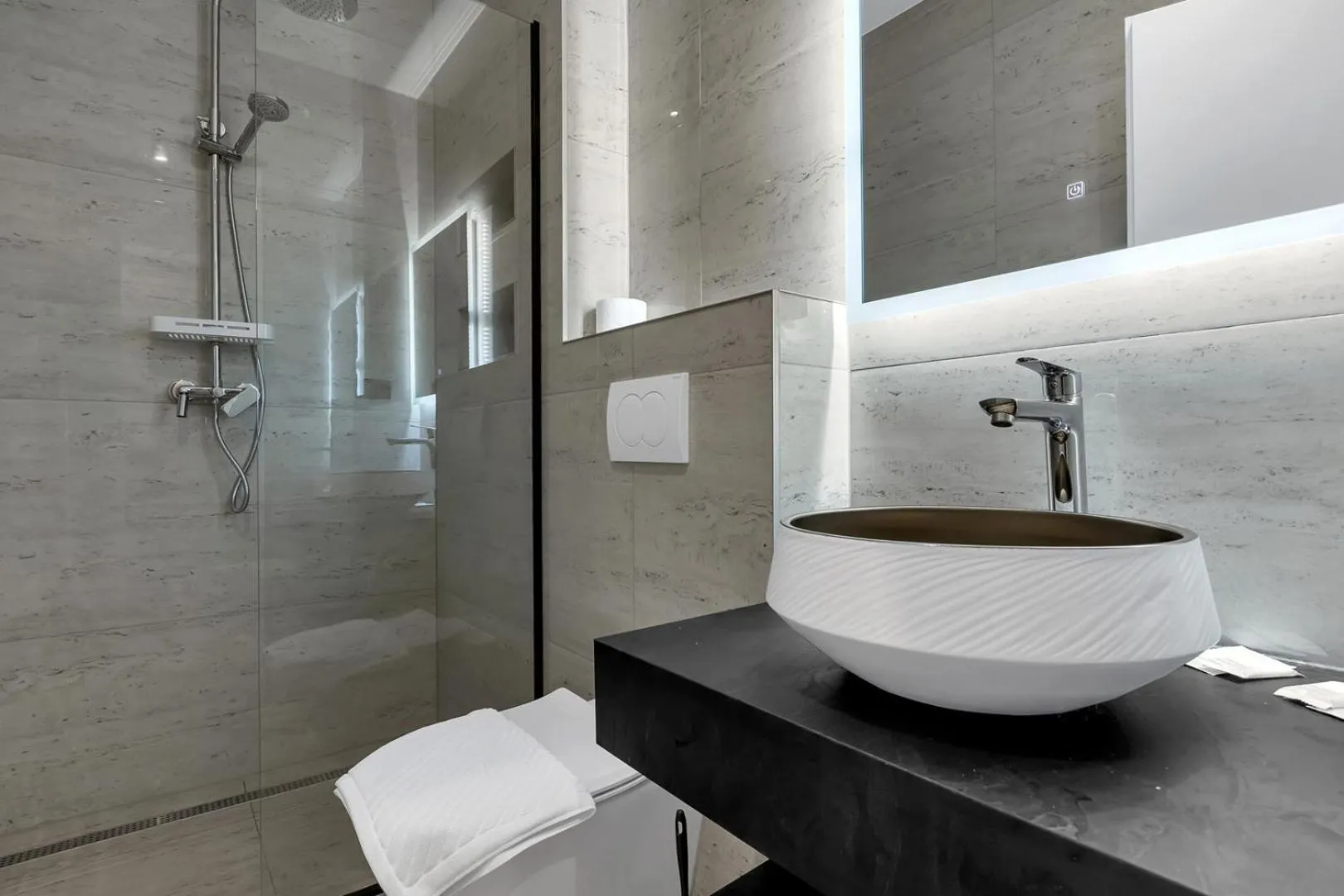 Shower in Beach Hotel Božikovina