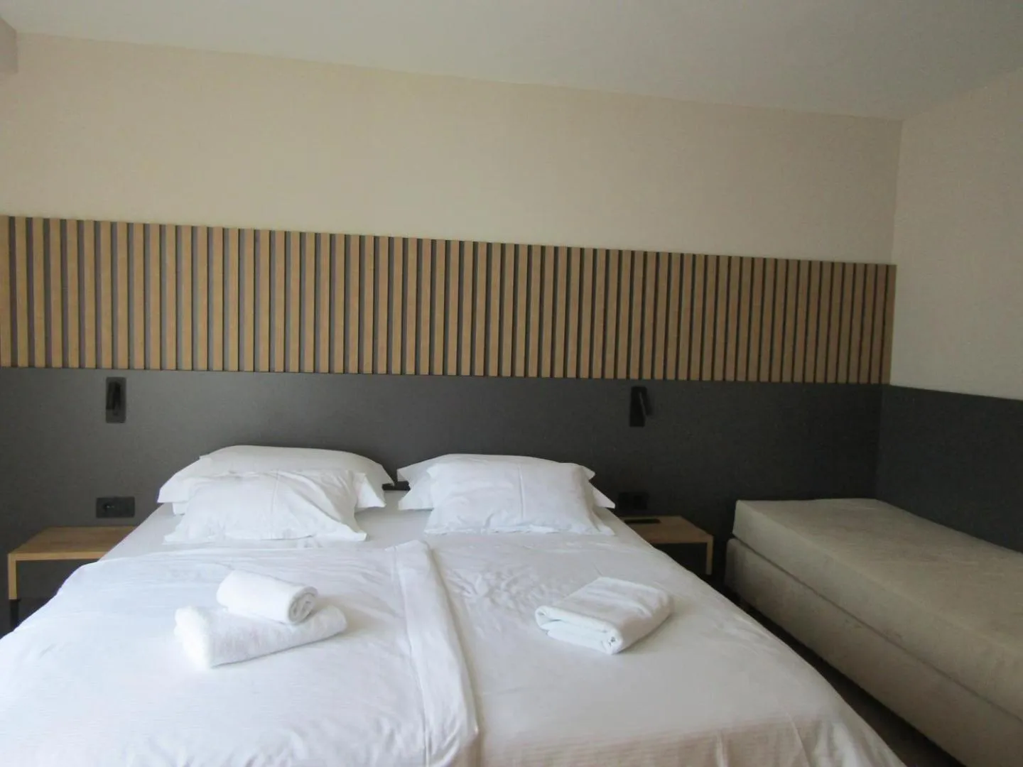 Bed in Beach Hotel Božikovina