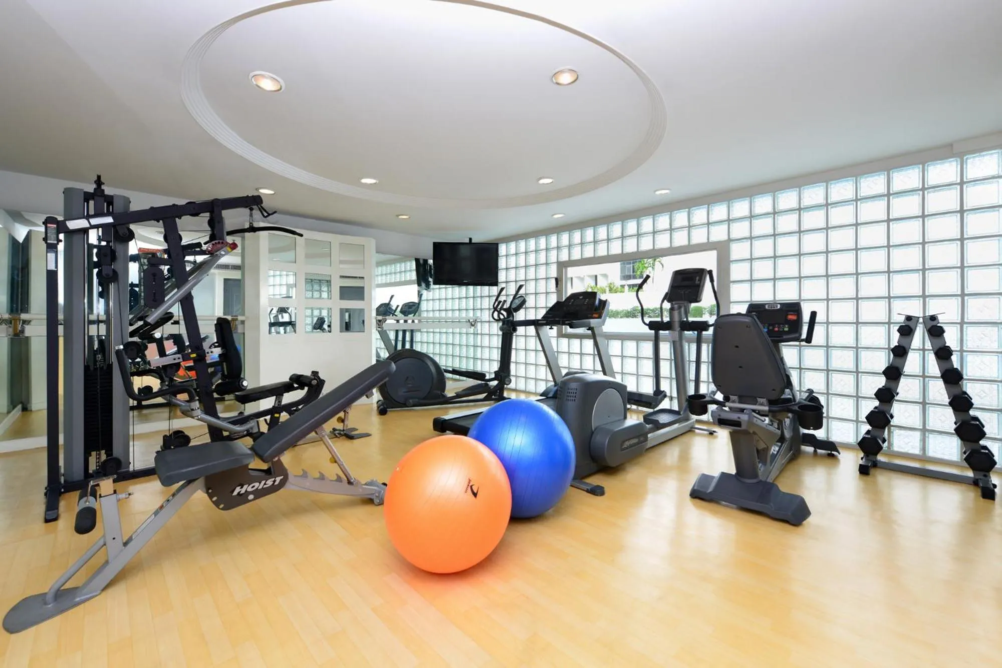 Fitness centre/facilities in BelAire Bangkok Sukhumvit