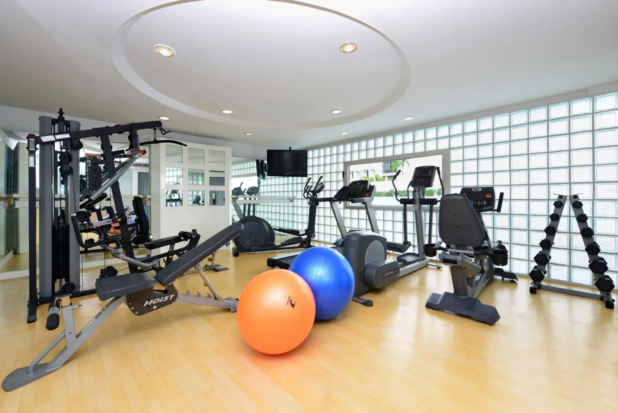 Fitness centre/facilities in BelAire Bangkok Sukhumvit Fitness centre/facilities in BelAire Bangkok Sukhumvit