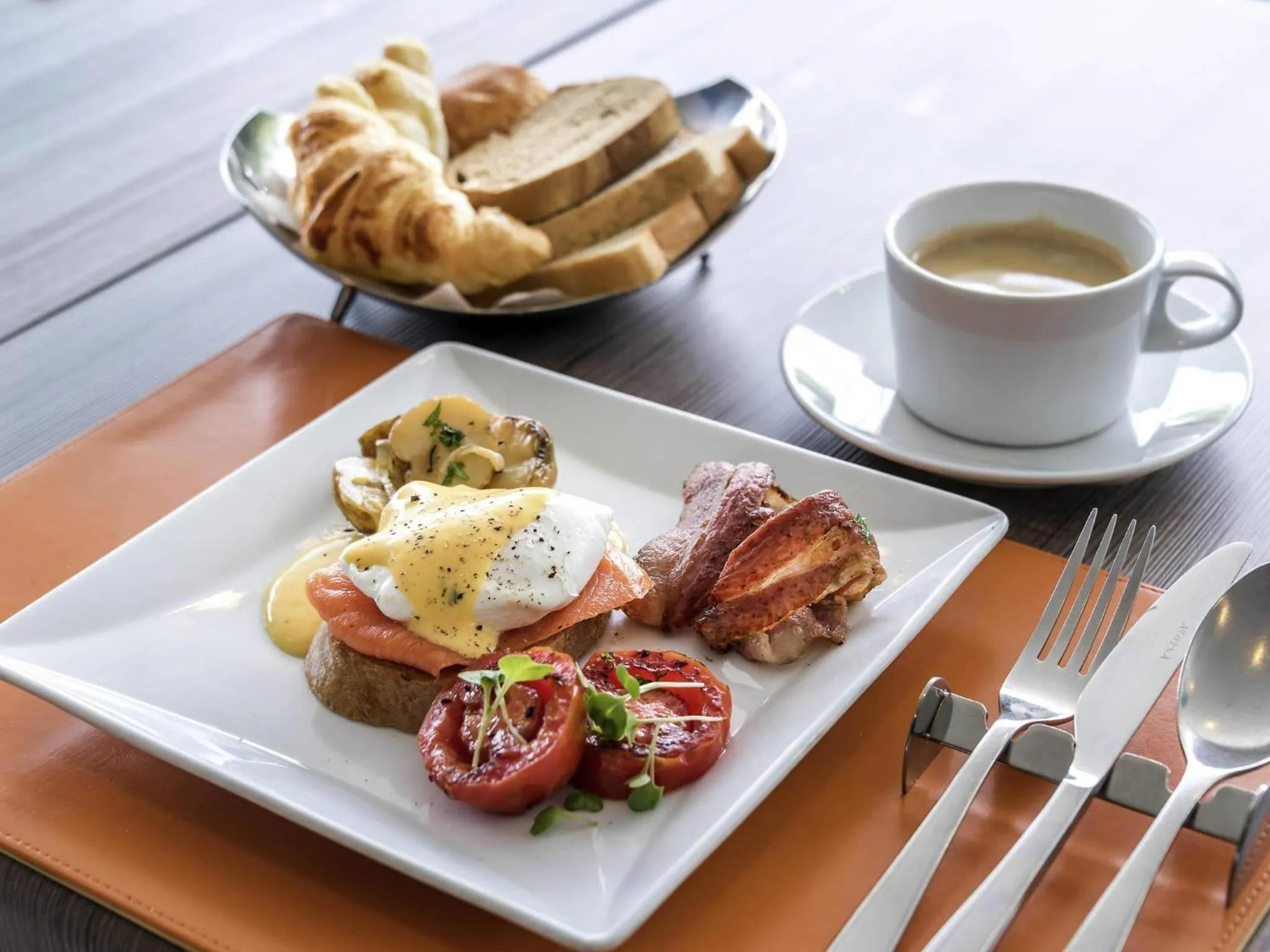 Restaurant/places to eat in Novotel Bangkok IMPACT