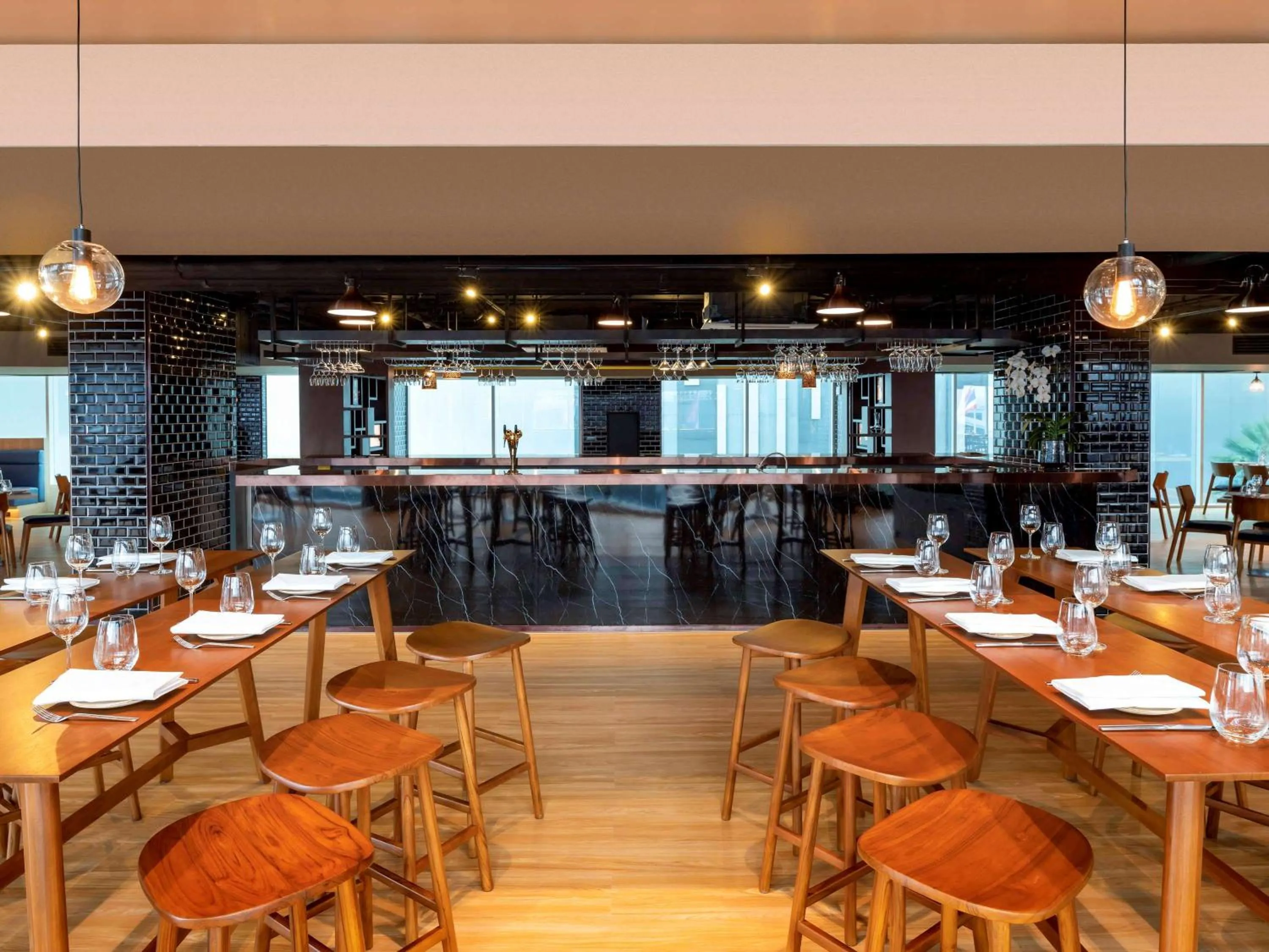 Restaurant/places to eat in Novotel Bangkok IMPACT