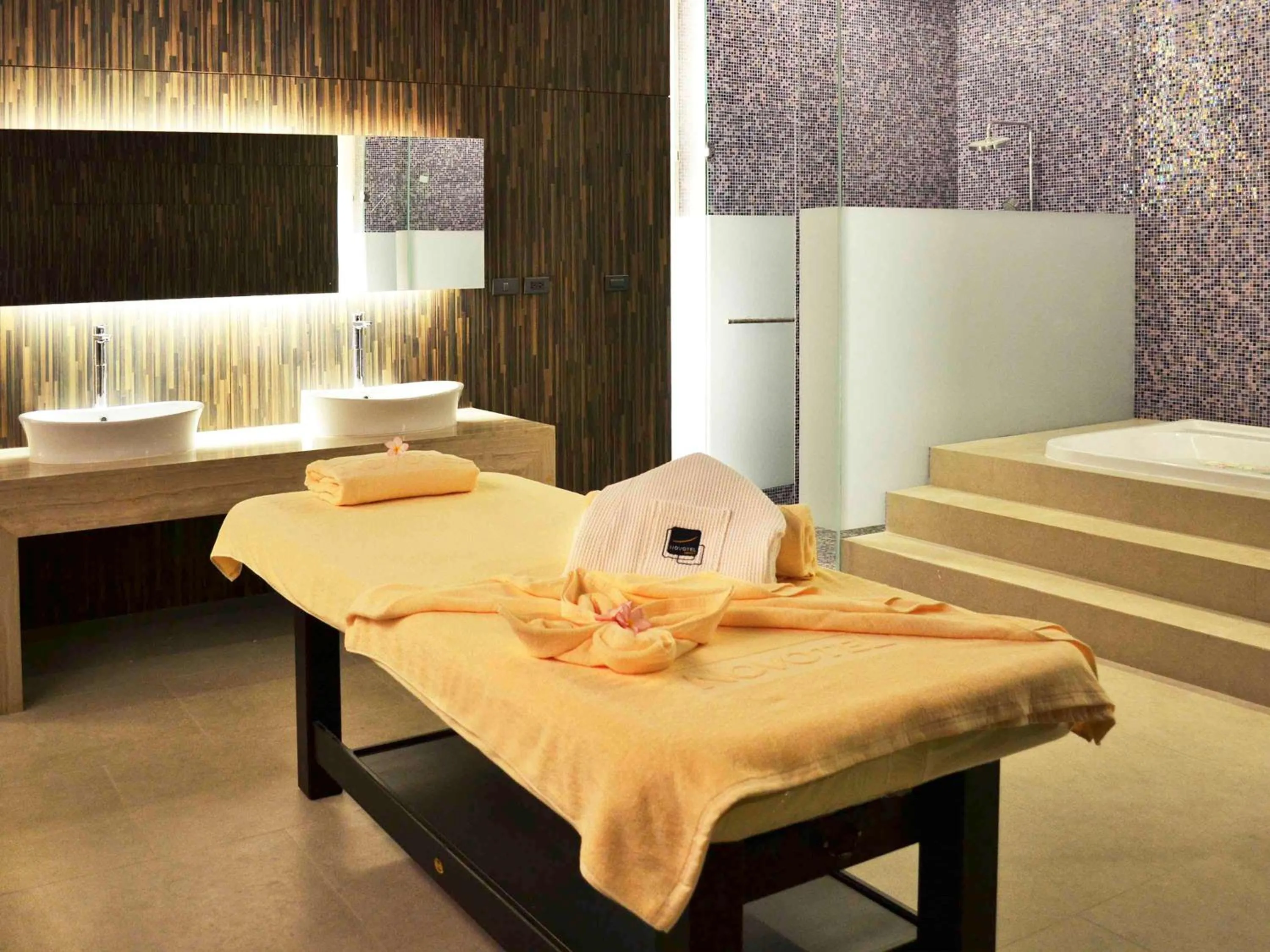 Spa and wellness centre/facilities, Bed in Novotel Bangkok IMPACT