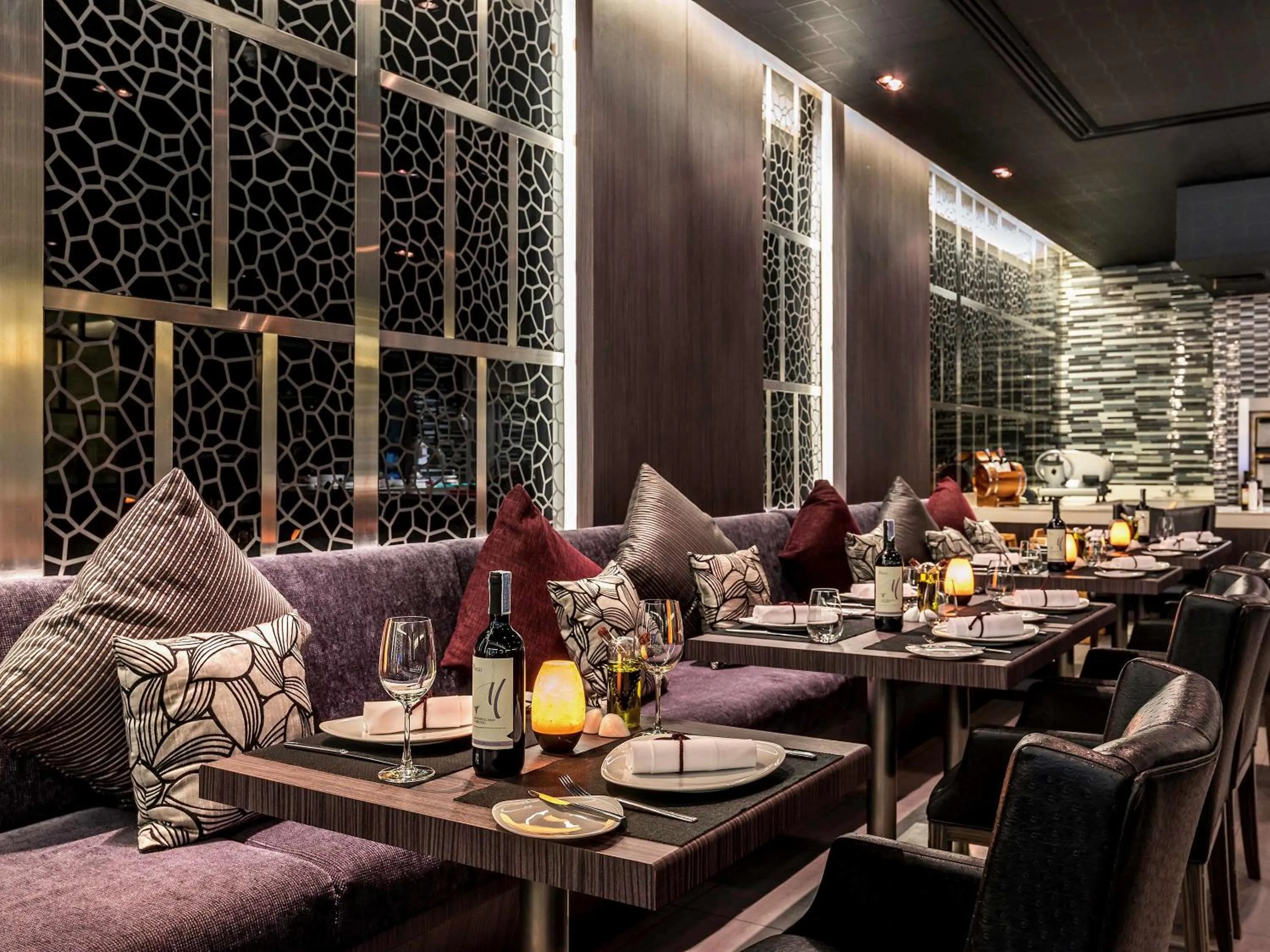 Restaurant/places to eat in Novotel Bangkok IMPACT