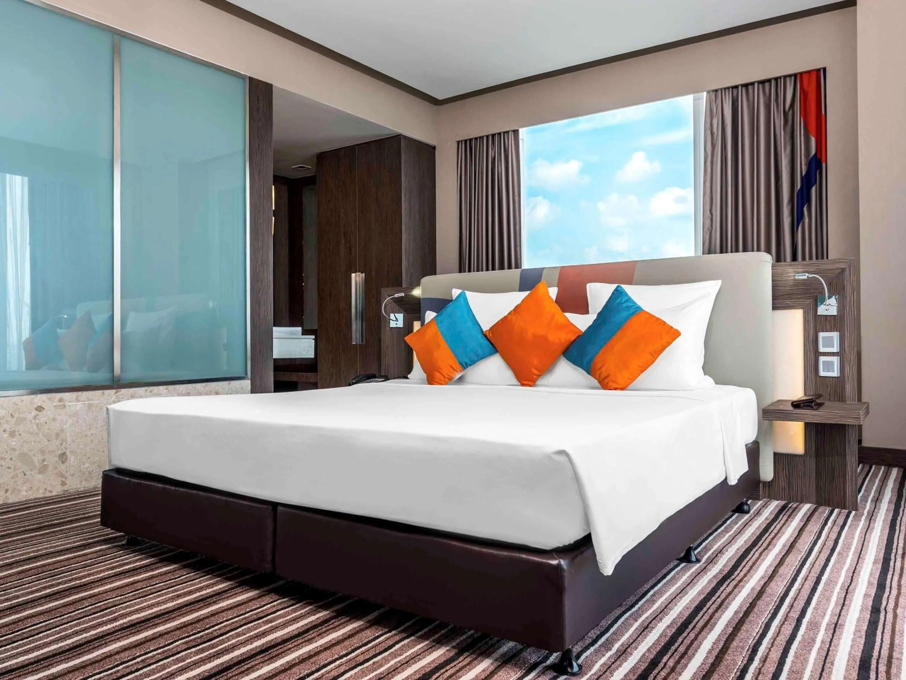 Photo of the whole room, Bed in Novotel Bangkok IMPACT