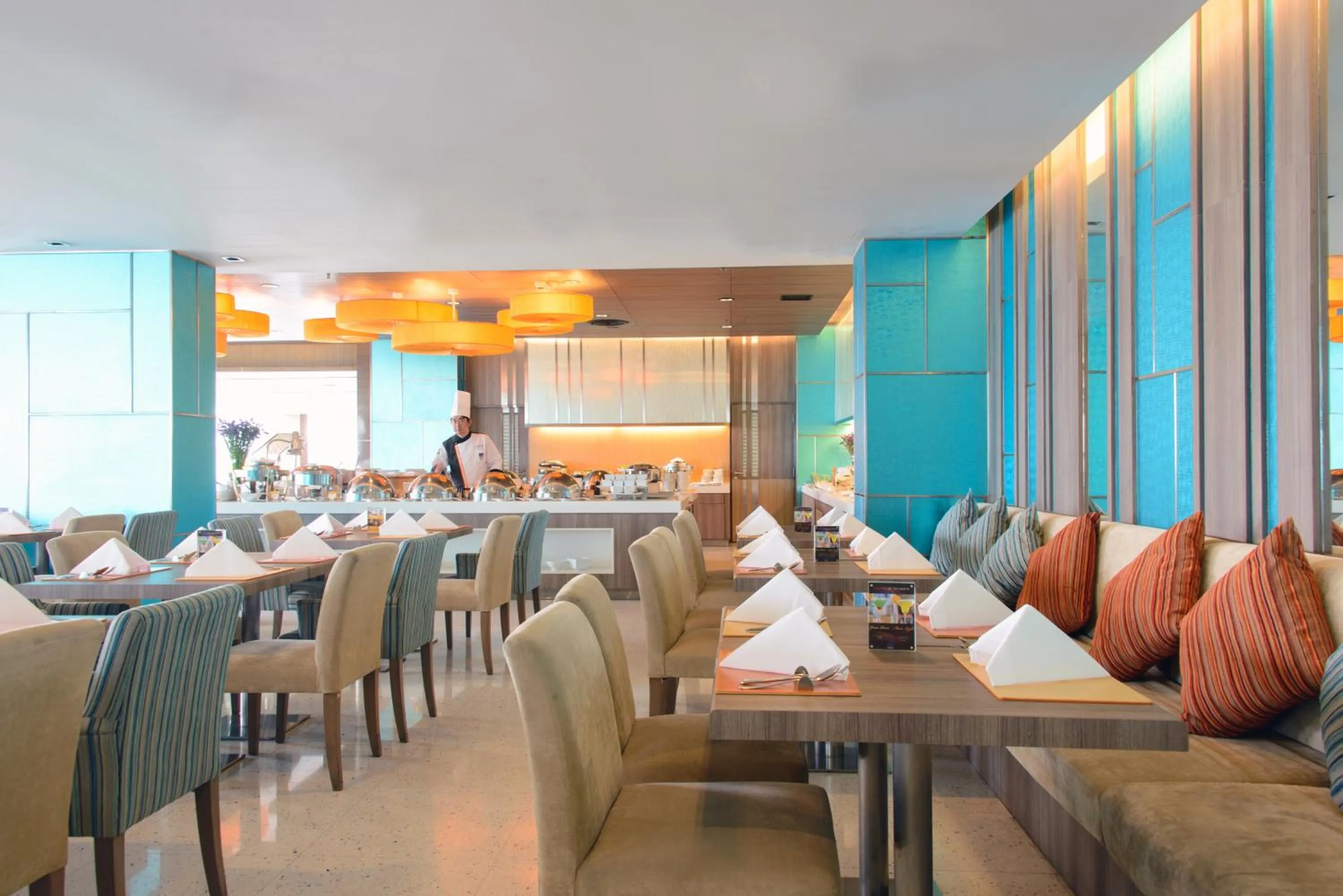 Restaurant/places to eat in Novotel Bangkok IMPACT