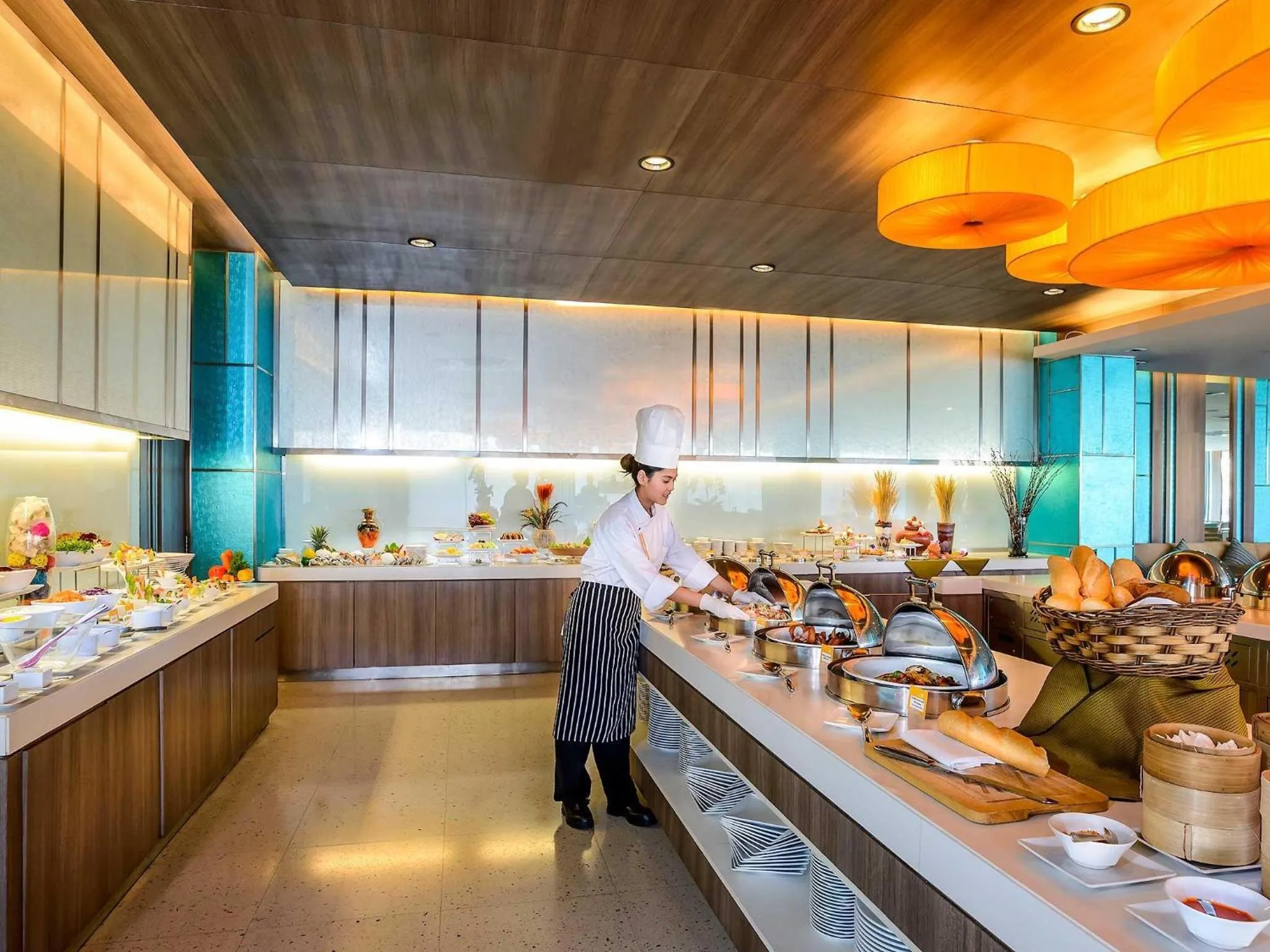 Restaurant/places to eat in Novotel Bangkok IMPACT