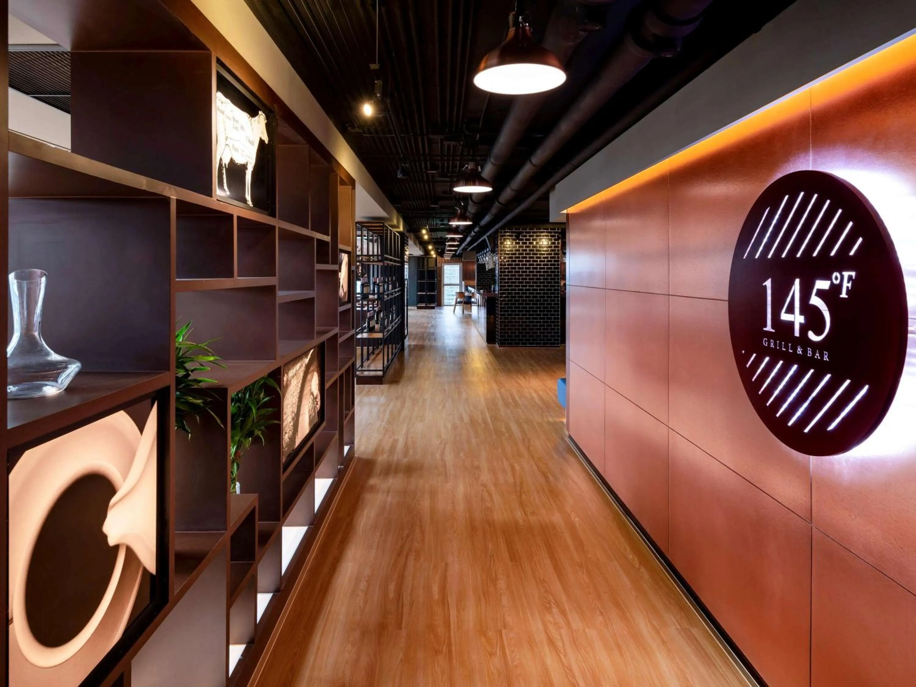 Restaurant/places to eat in Novotel Bangkok IMPACT