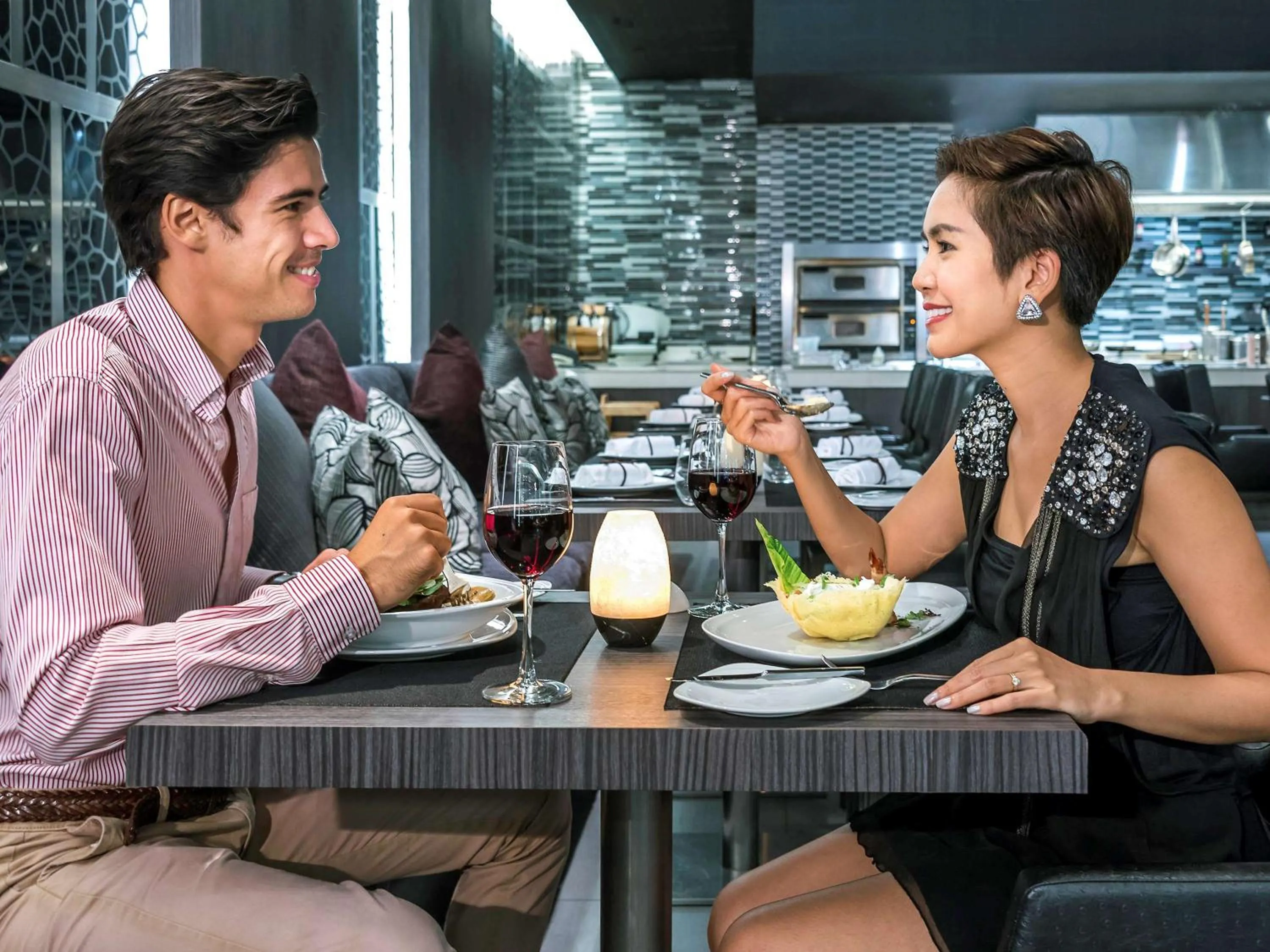 Restaurant/places to eat in Novotel Bangkok IMPACT