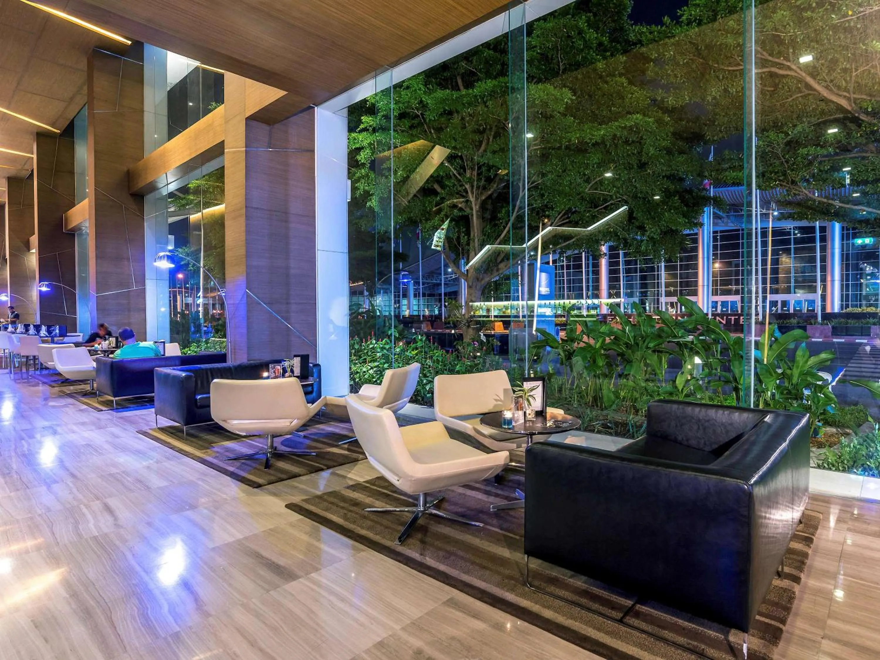 Lounge or bar in Novotel Bangkok IMPACT