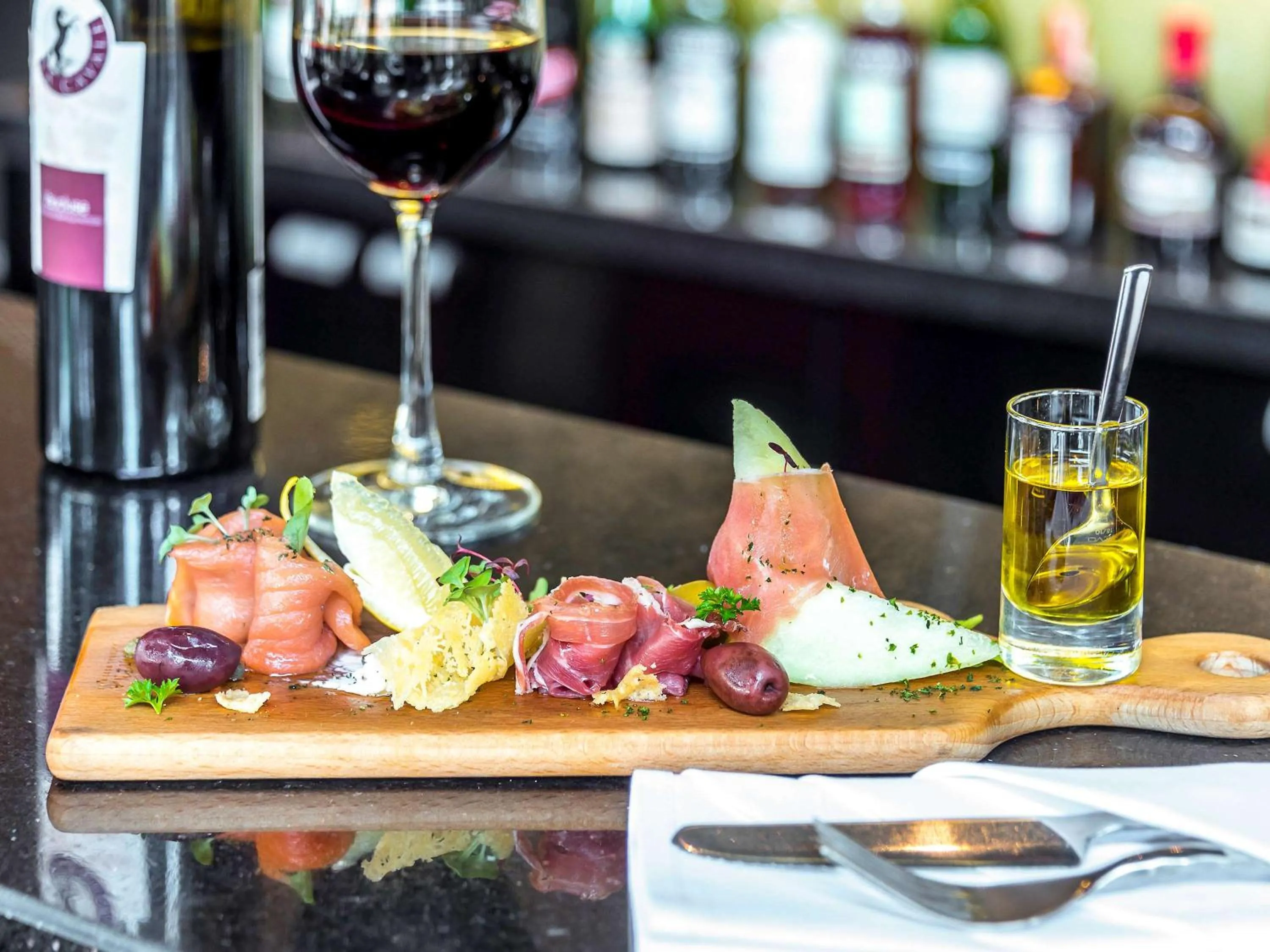 Lounge or bar in Novotel Bangkok IMPACT