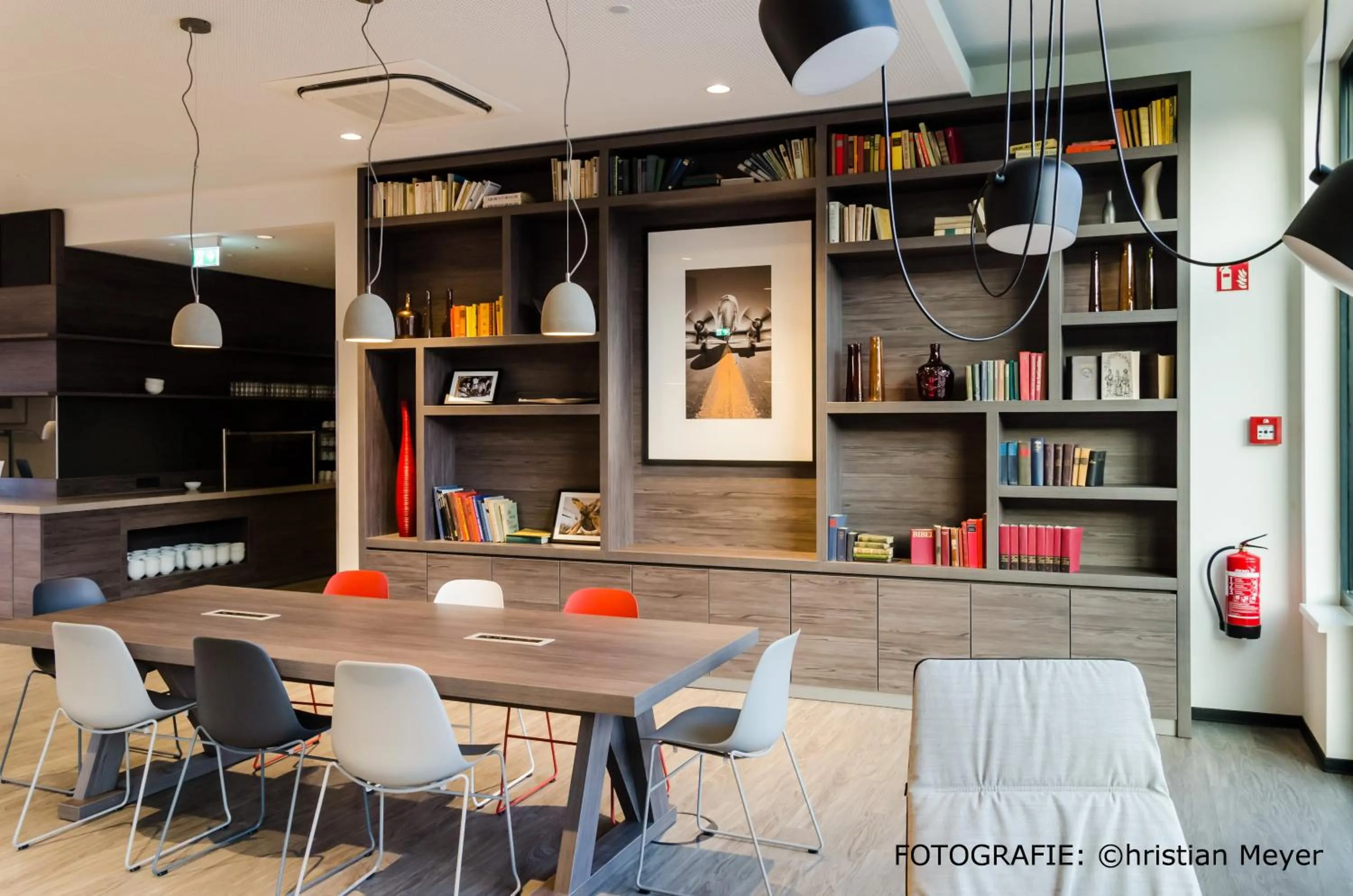 Lobby or reception in Campanile Leipzig Halle Airport