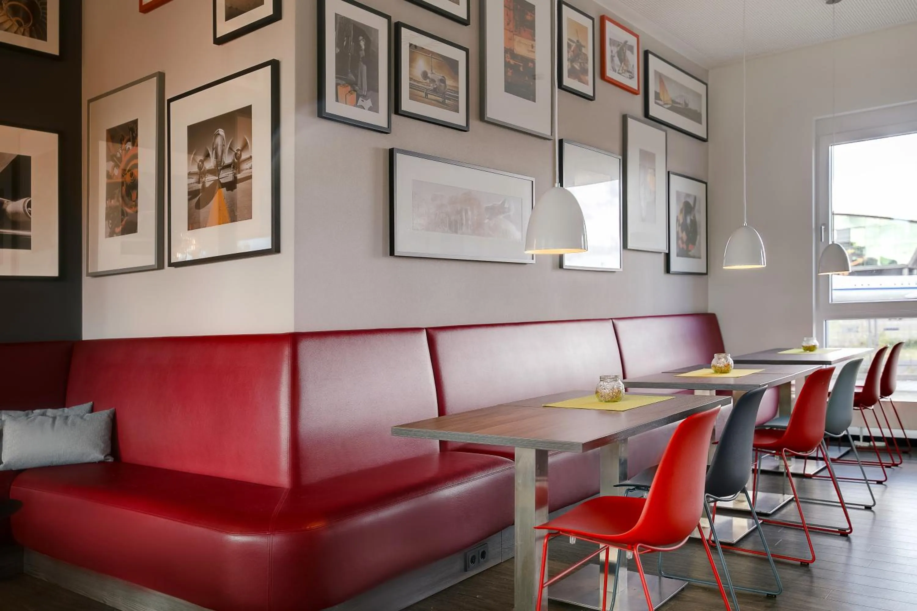 Restaurant/places to eat in Campanile Leipzig Halle Airport