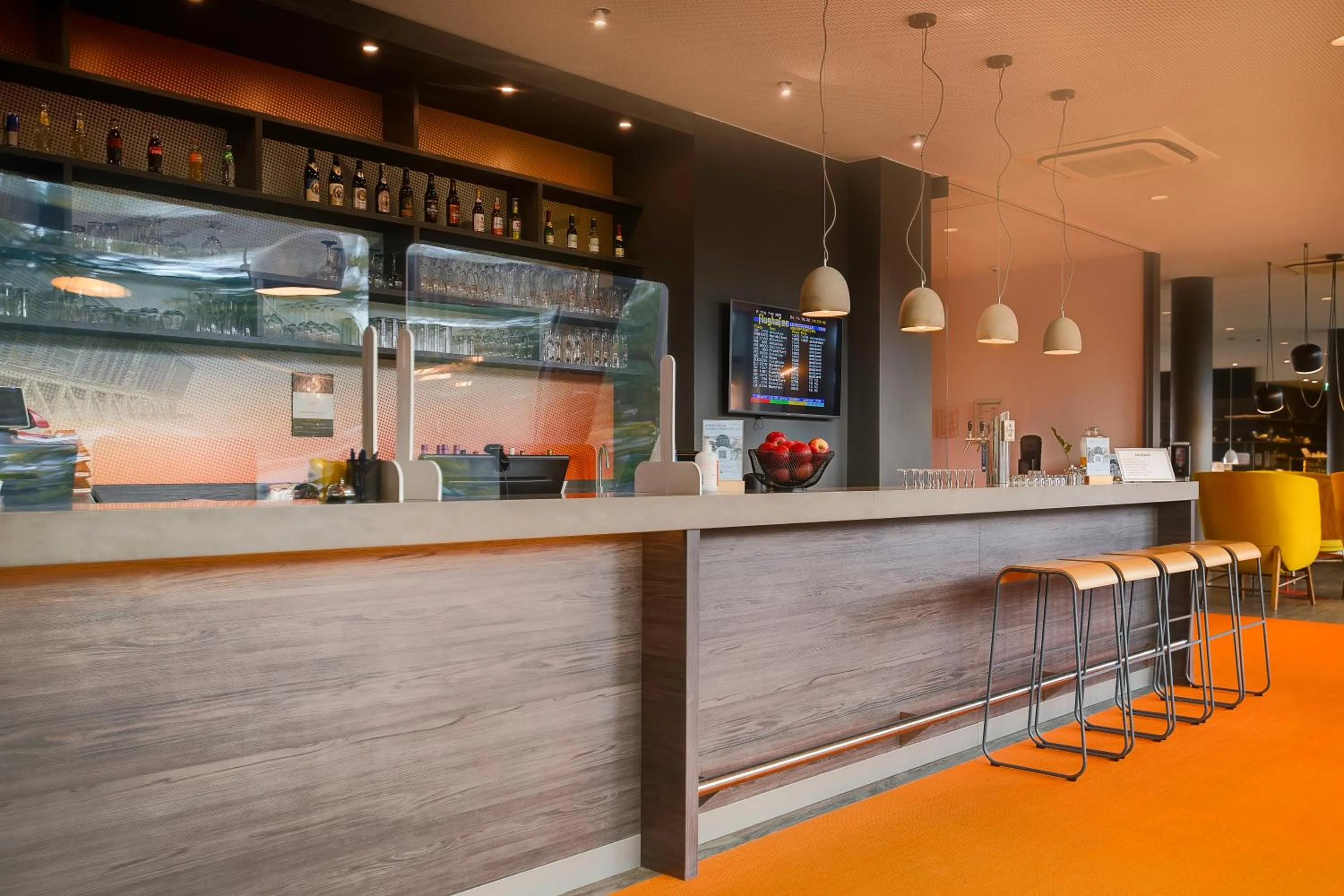 Lobby or reception in Campanile Leipzig Halle Airport