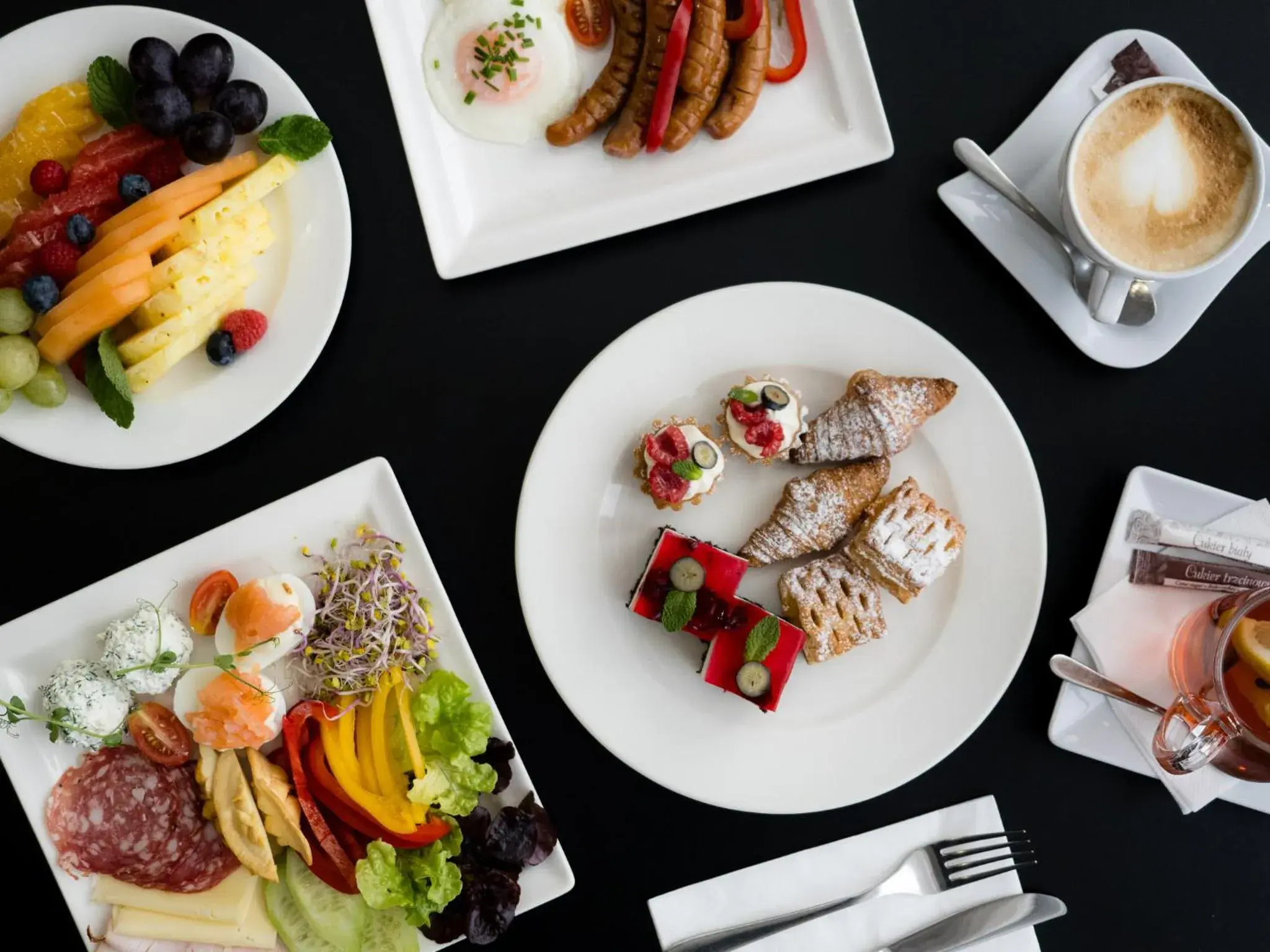 Restaurant/places to eat in Hotel Paryski Art & Business Zakopane - Basen Jacuzzi Sauna Małpi Gaj Restaurant/places to eat in Hotel Paryski Art & Business Zakopane - Basen Jacuzzi Sauna Małpi Gaj