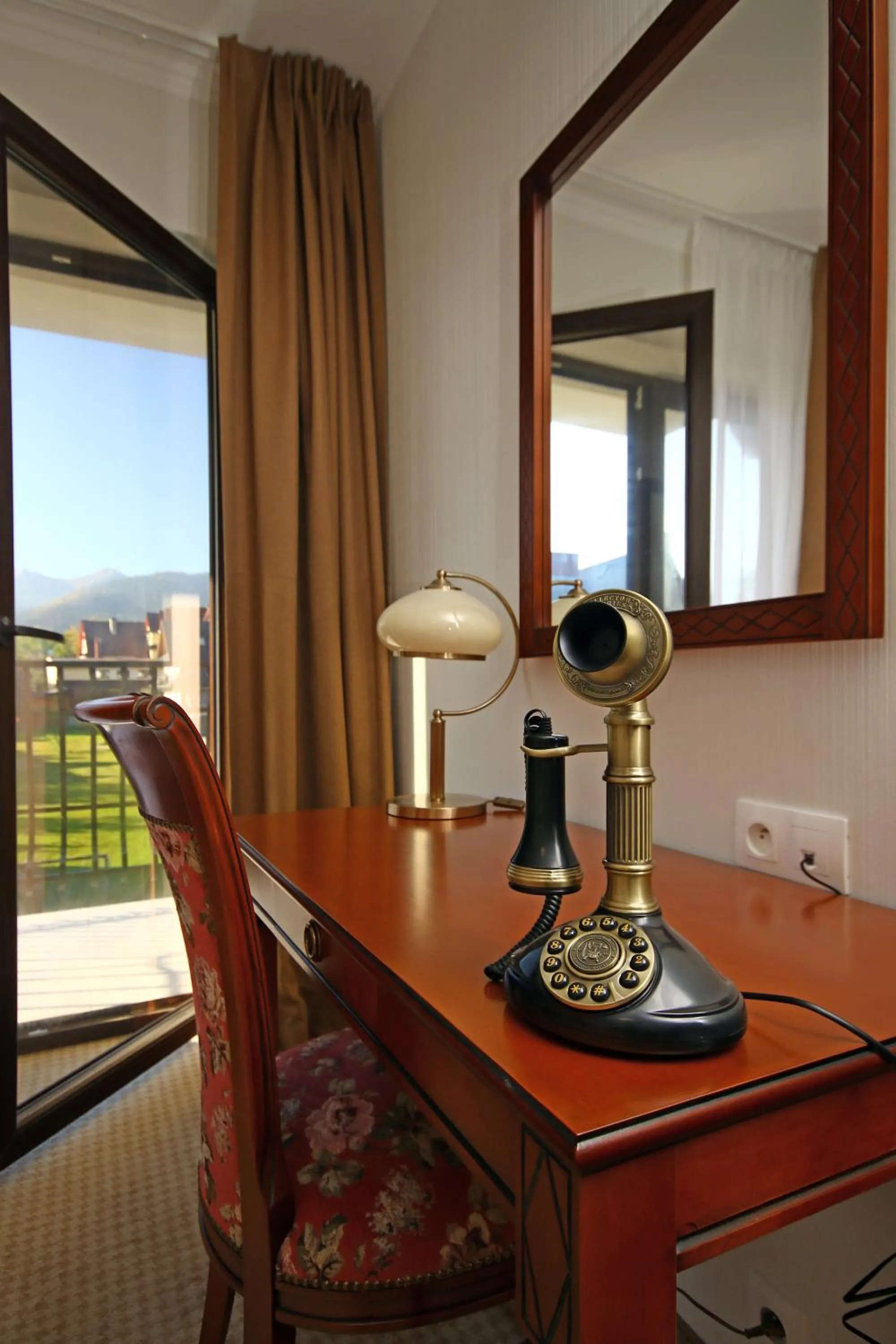 Photo of the whole room in Hotel Paryski Art & Business Zakopane - Basen Jacuzzi Sauna Małpi Gaj