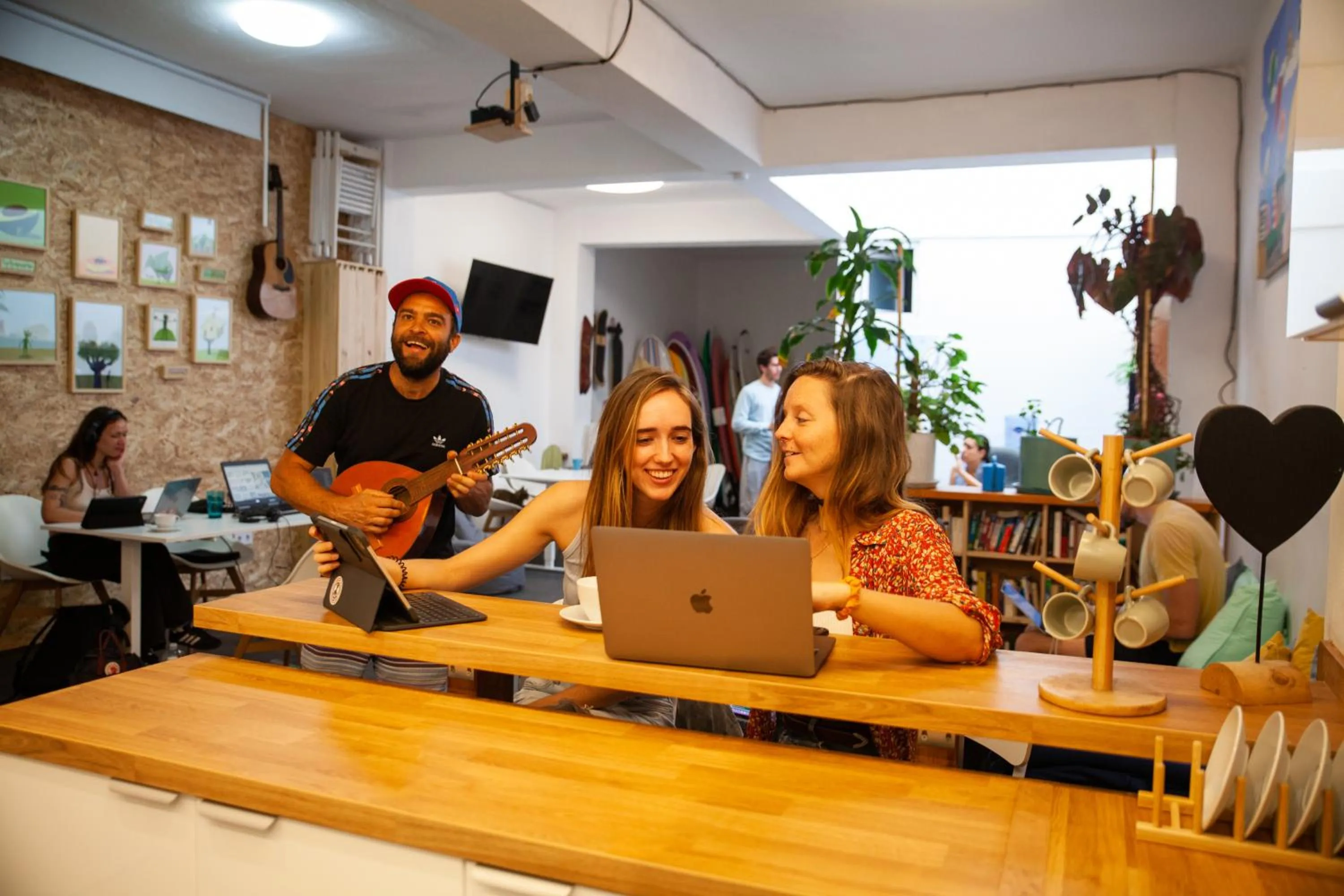 La Ventana Azul Surf Hostel