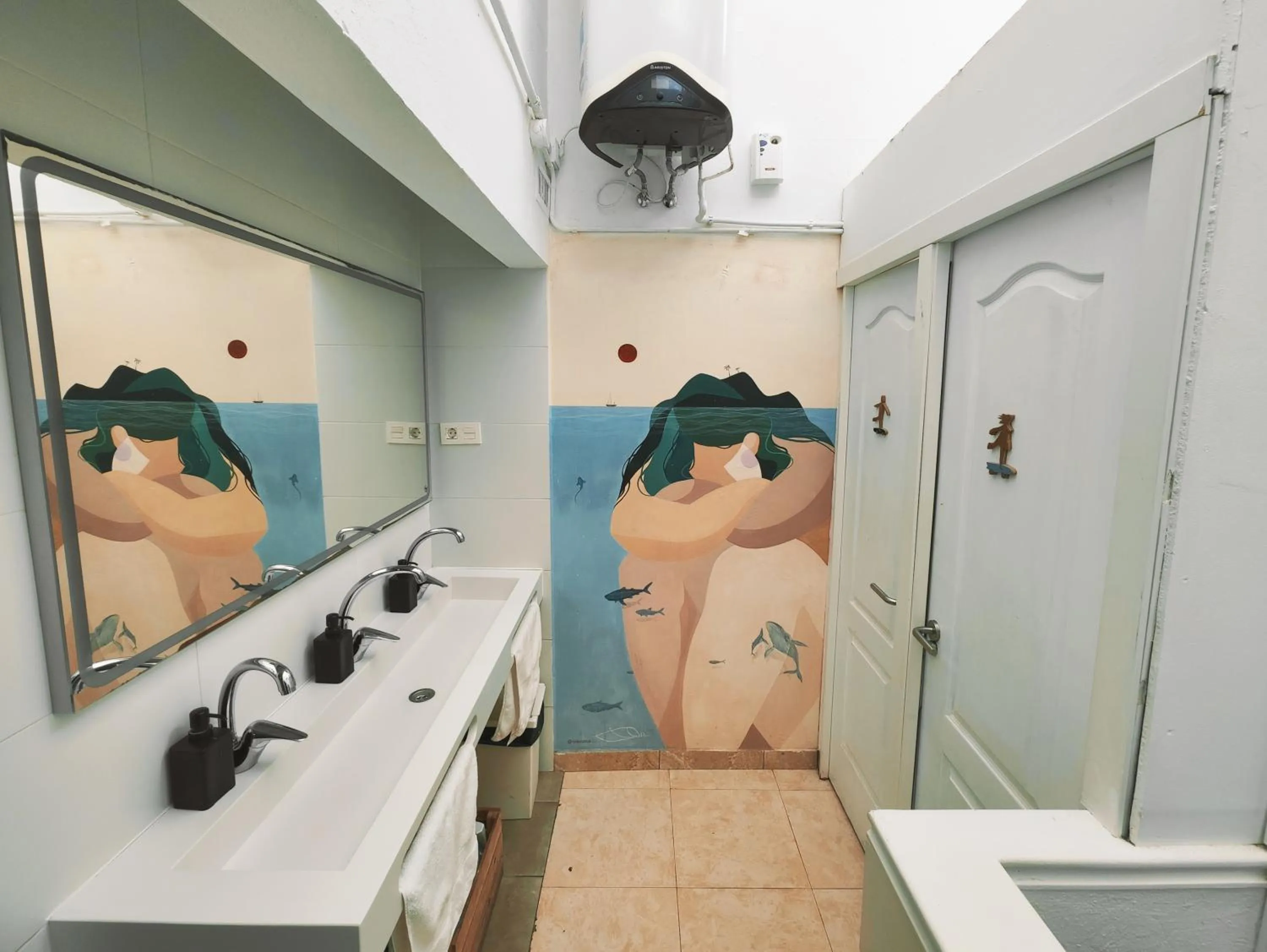 Shower in La Ventana Azul Surf Hostel