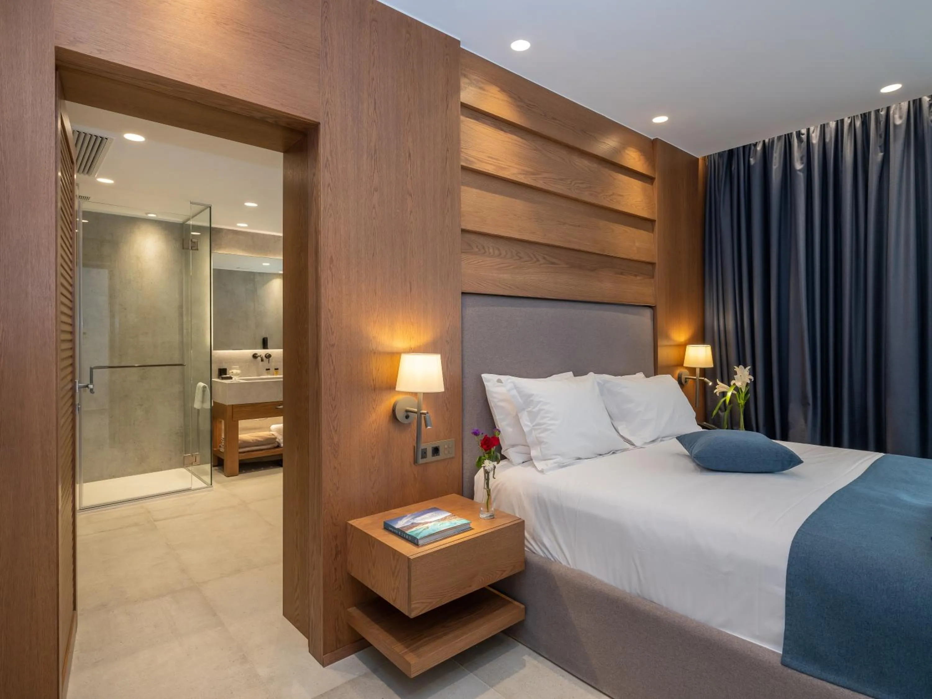 Royal Family Suite 2Bedrooms and 2 bathrooms Water Front in Nana Golden Beach All Inclusive Resort & Spa