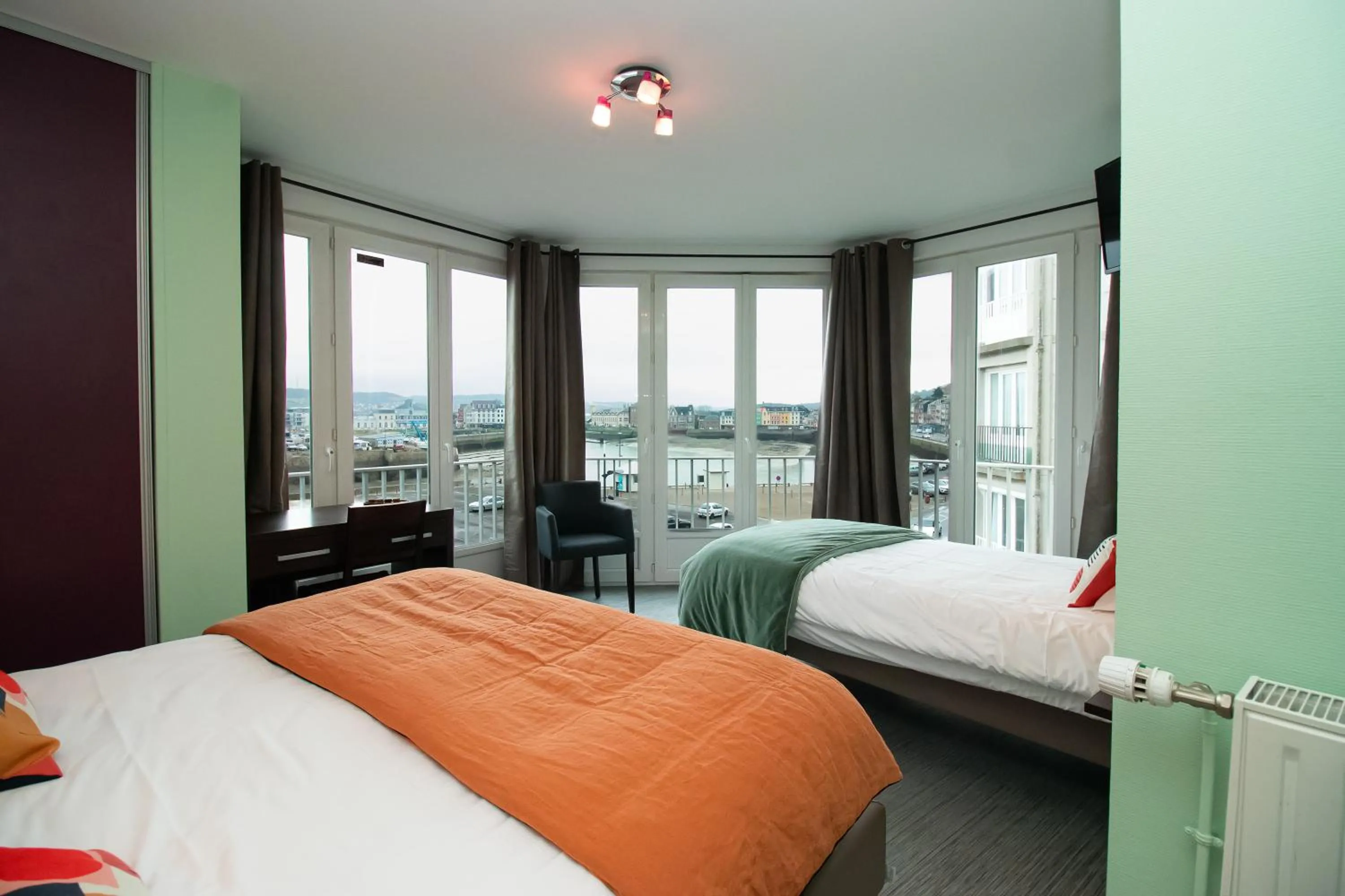 Bed in Hotel Le Richelieu