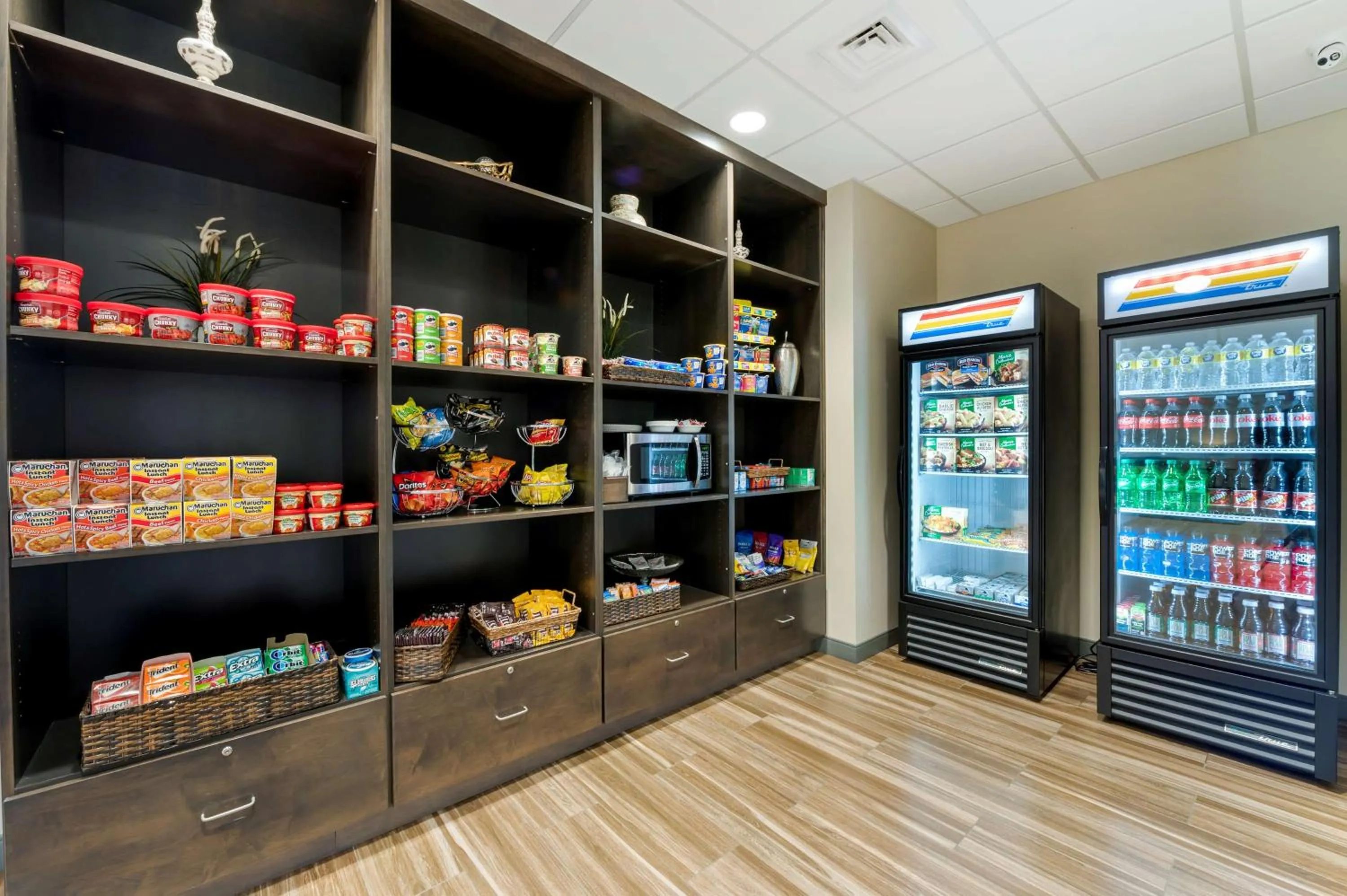 Property building in Best Western Plus Centralia Hotel & Suites