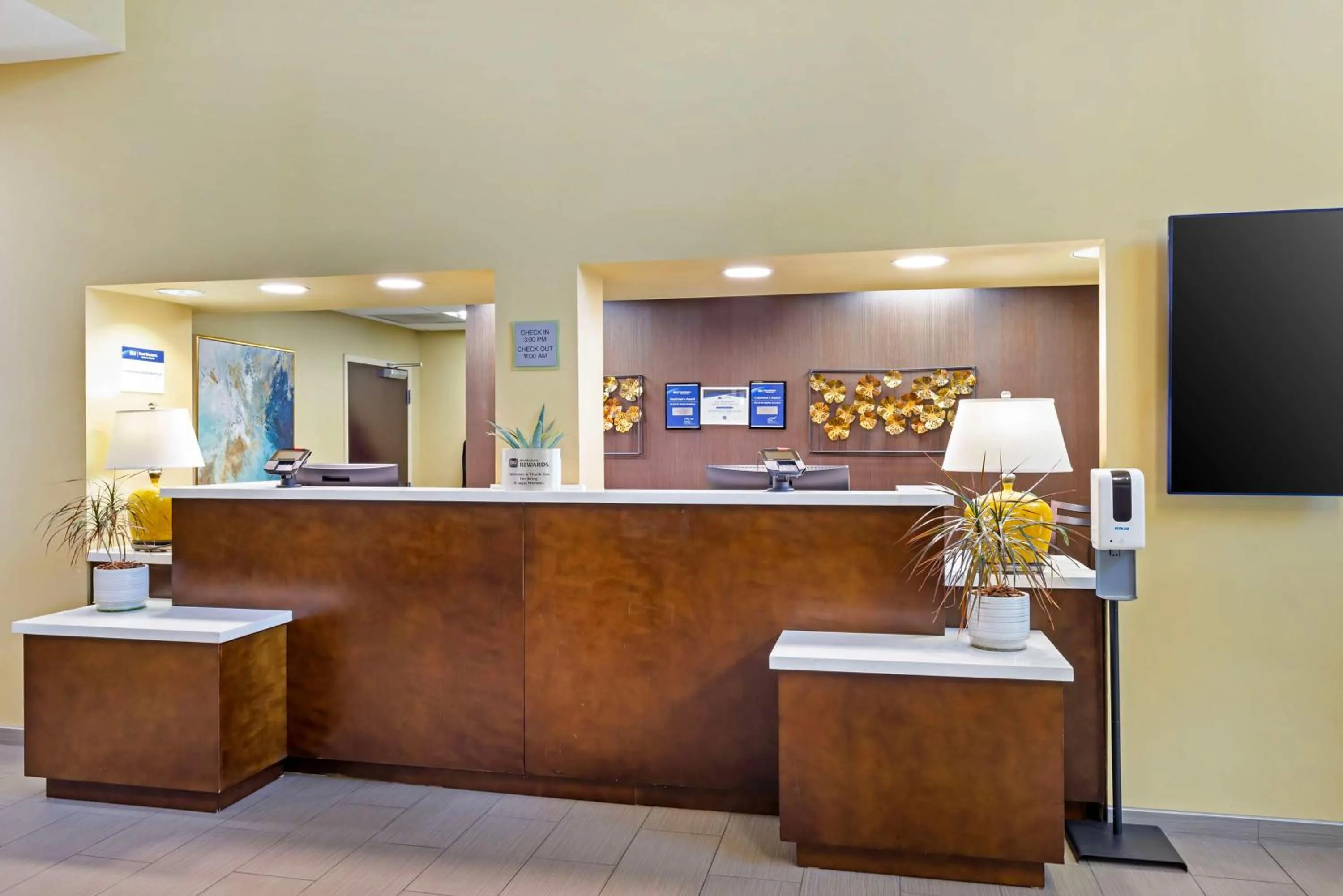 Lobby or reception in Best Western Plus Thornburg Inn & Suites
