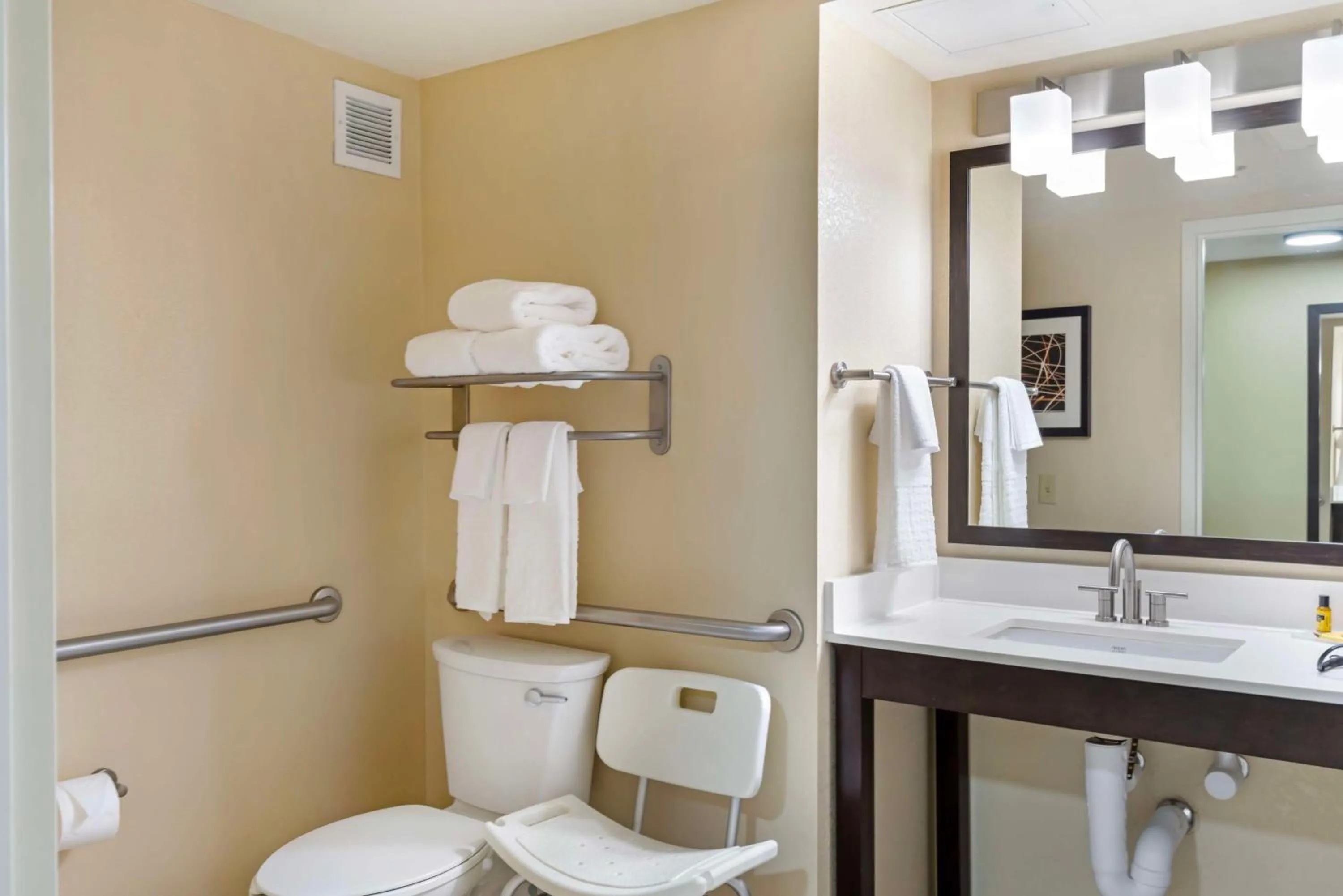 Bathroom in Best Western Plus Thornburg Inn & Suites