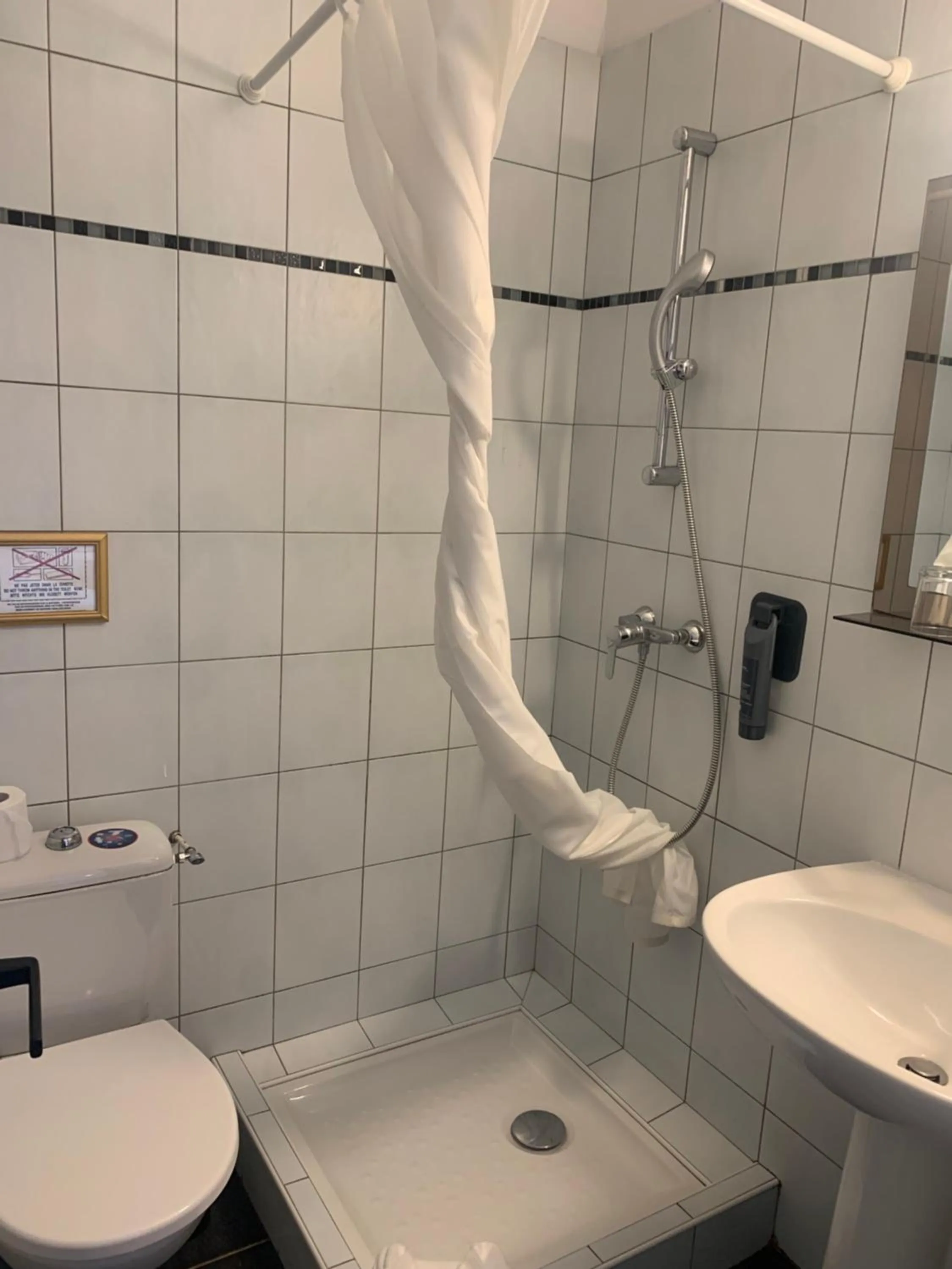 Bathroom in Hotel Bistrot FINE