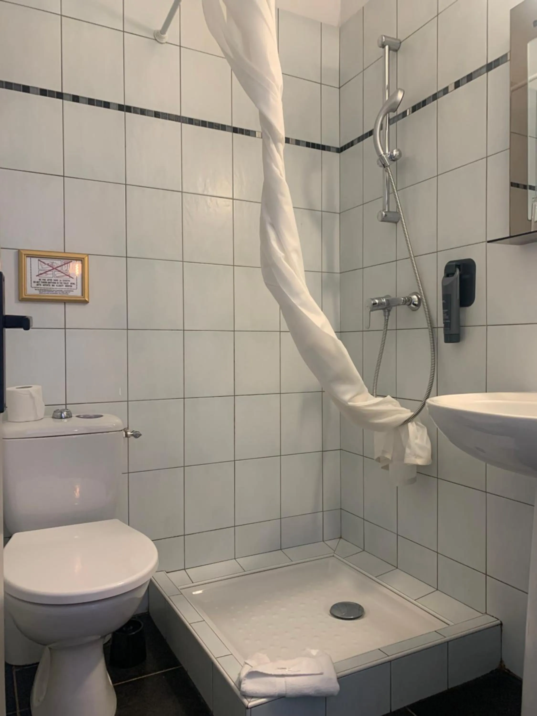 Bathroom in Hotel Bistrot FINE