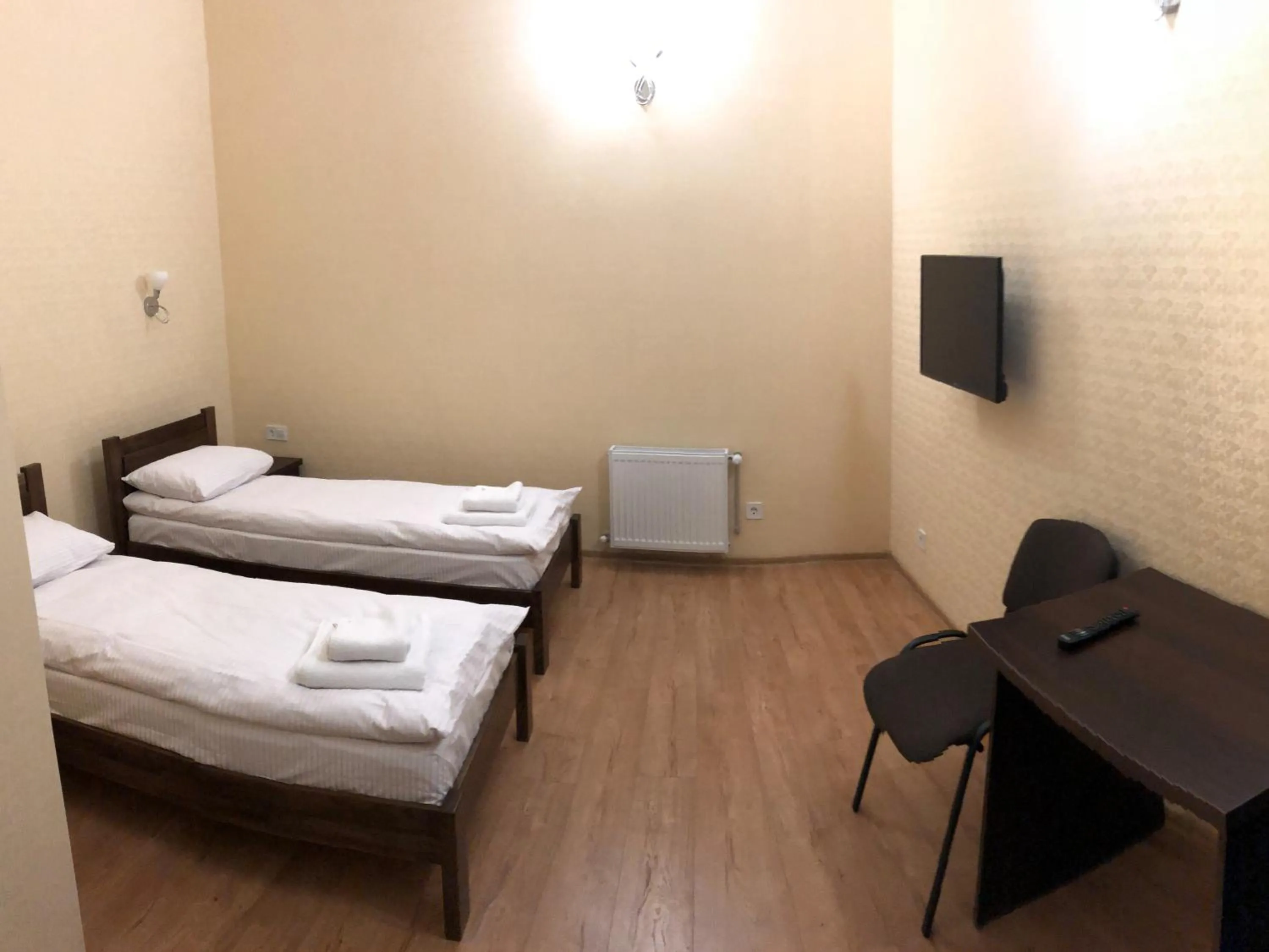 Photo of the whole room, Bed in Passage Hotel