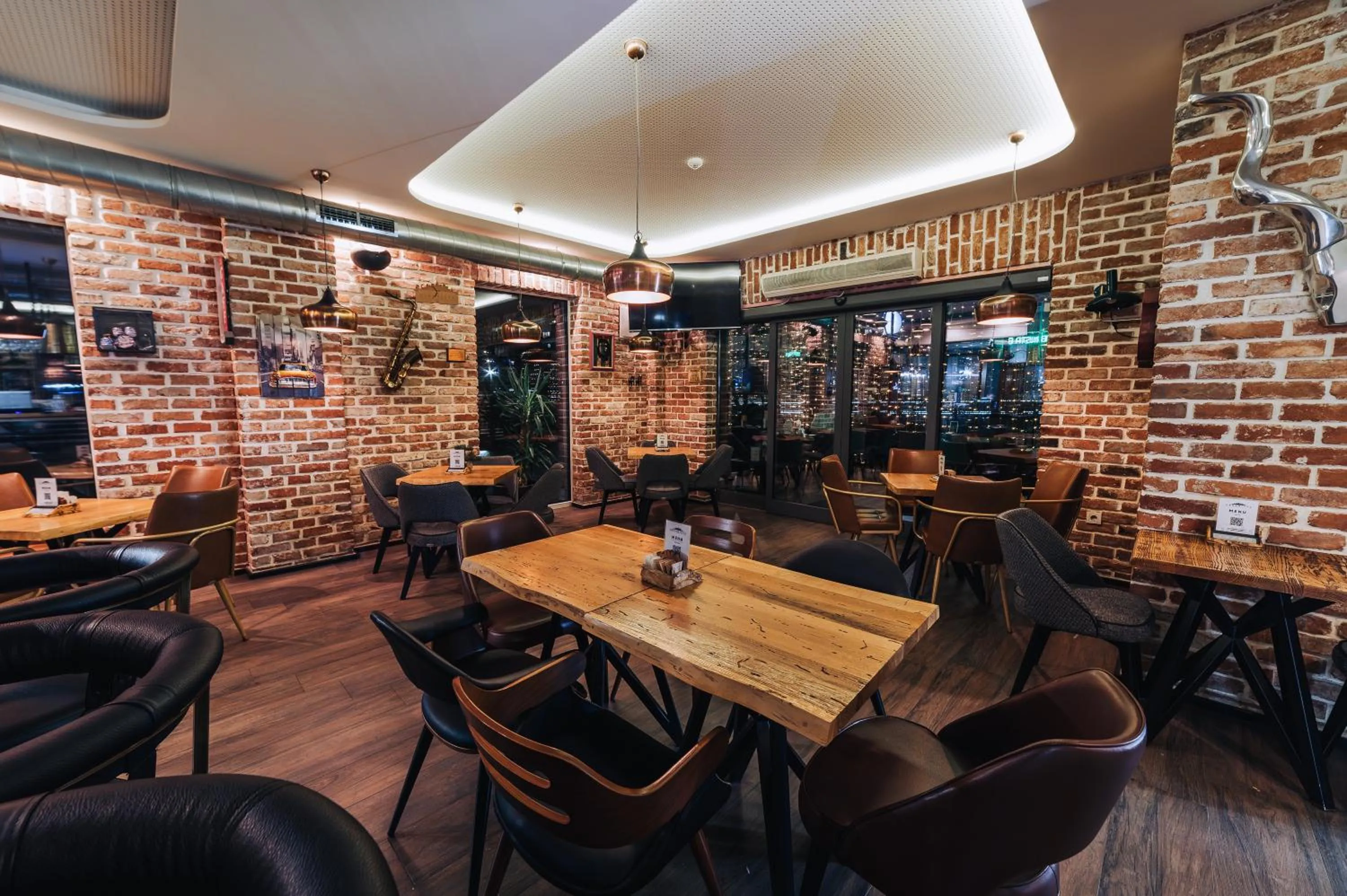 Restaurant/places to eat in Urbanista Hotel & Bar