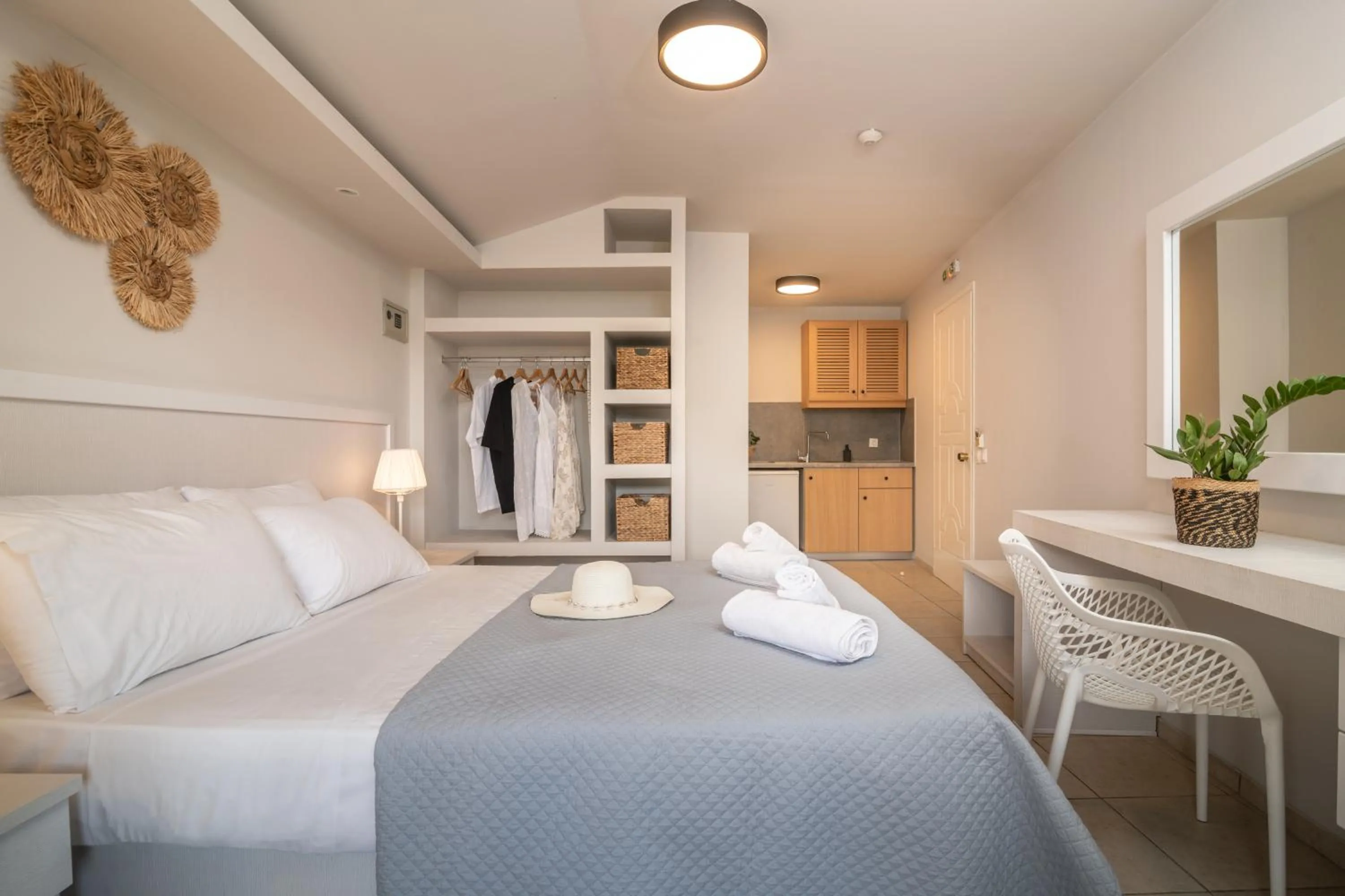 Bed in Alykes View Apartments