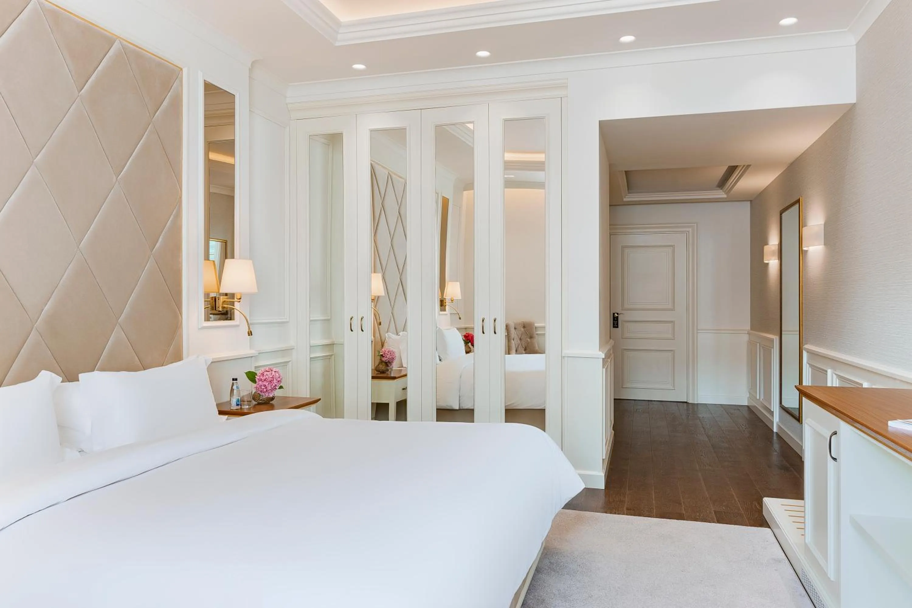 Photo of the whole room, Bed in Heritage Grand Perast By Rixos