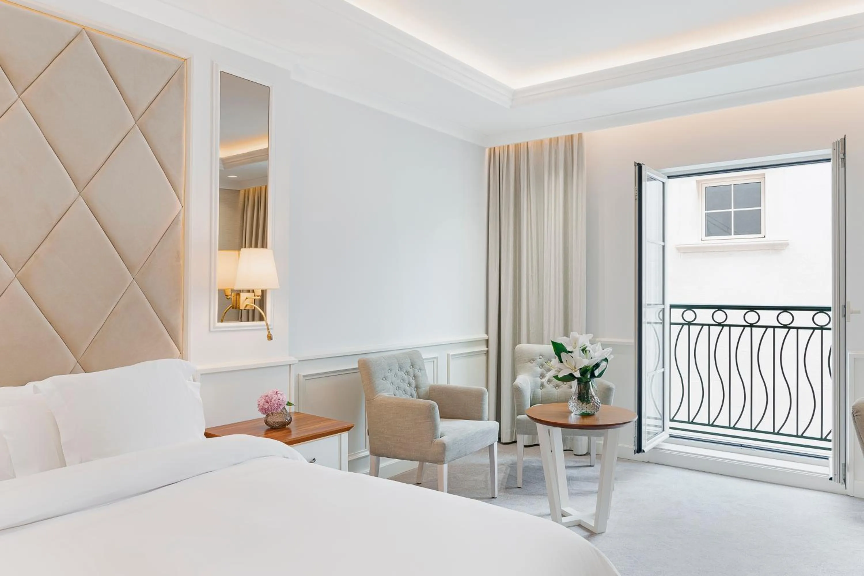 Photo of the whole room, Bed in Heritage Grand Perast By Rixos