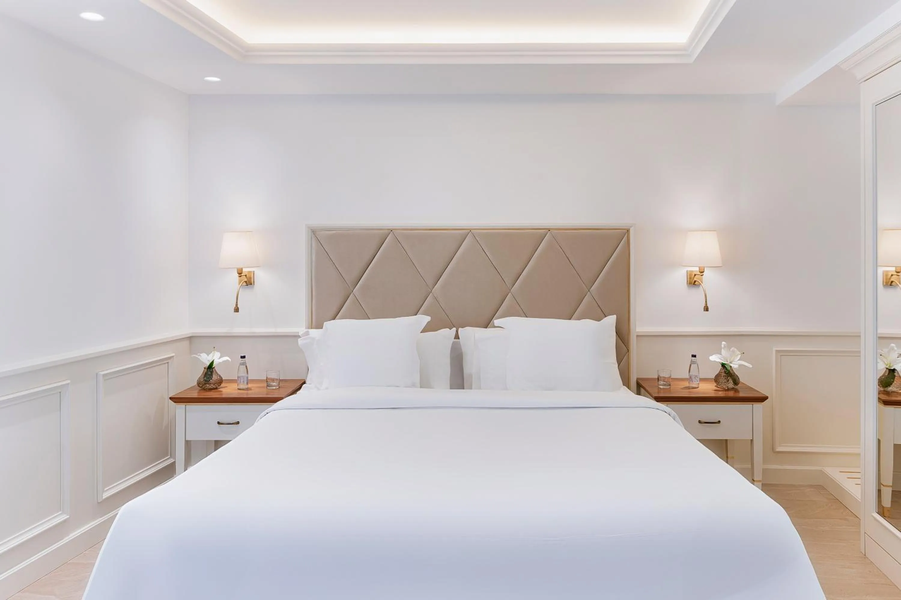 Photo of the whole room, Bed in Heritage Grand Perast By Rixos