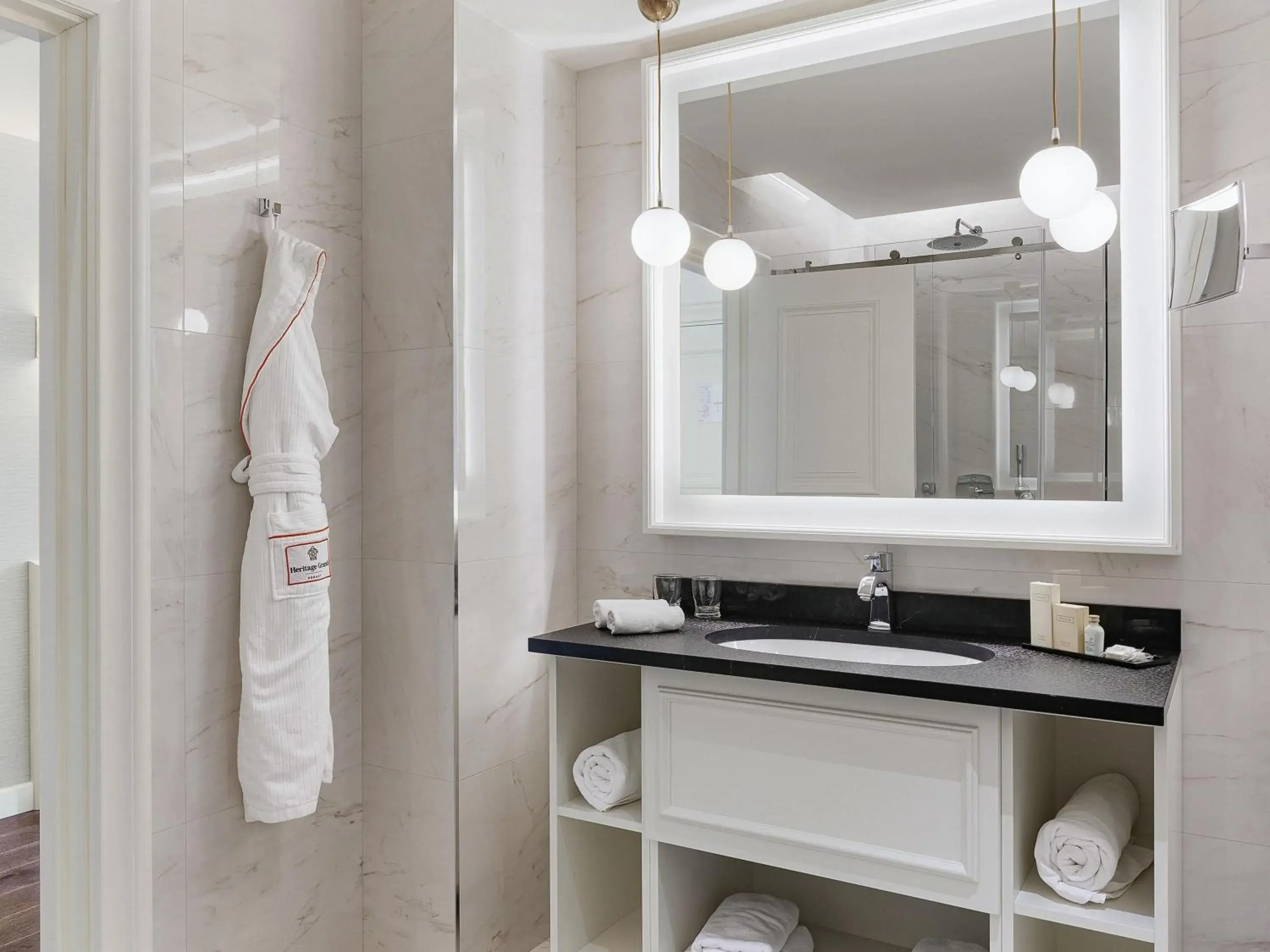 Bedroom in Heritage Grand Perast By Rixos Bedroom in Heritage Grand Perast By Rixos