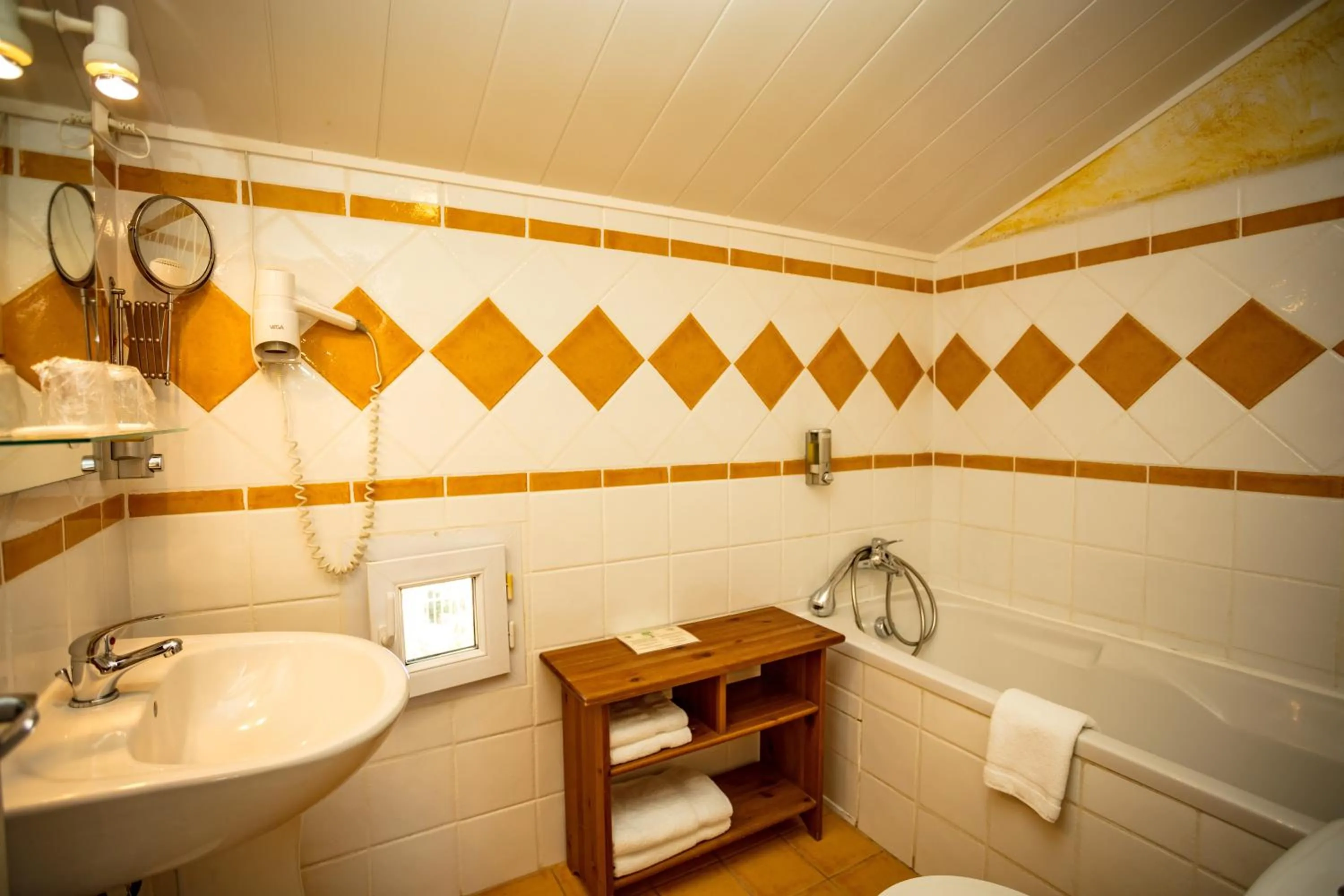 LOGIS HOTEL L' Auberge d'Uzes