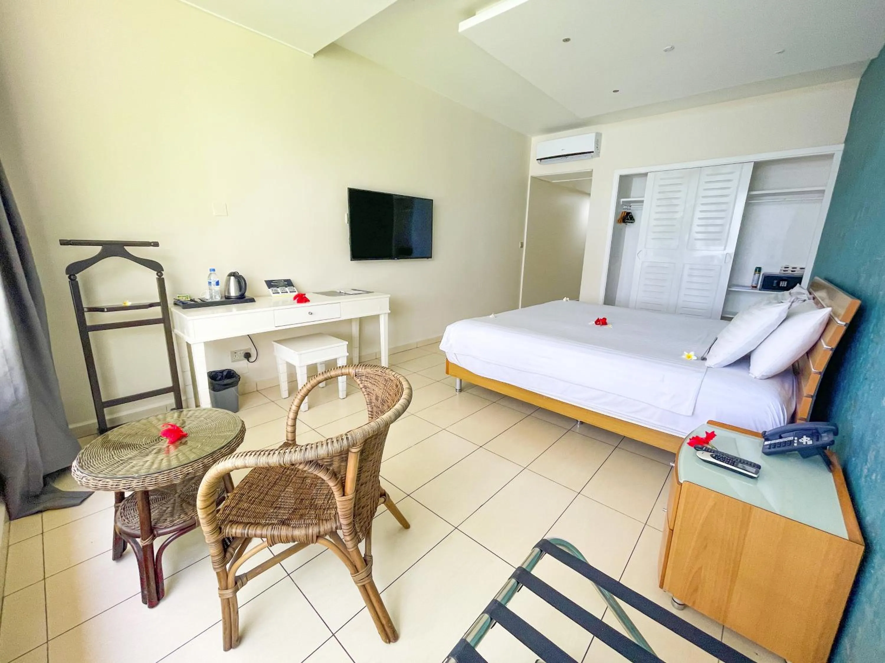 Bed in Itsandra Beach Hotel & Resort