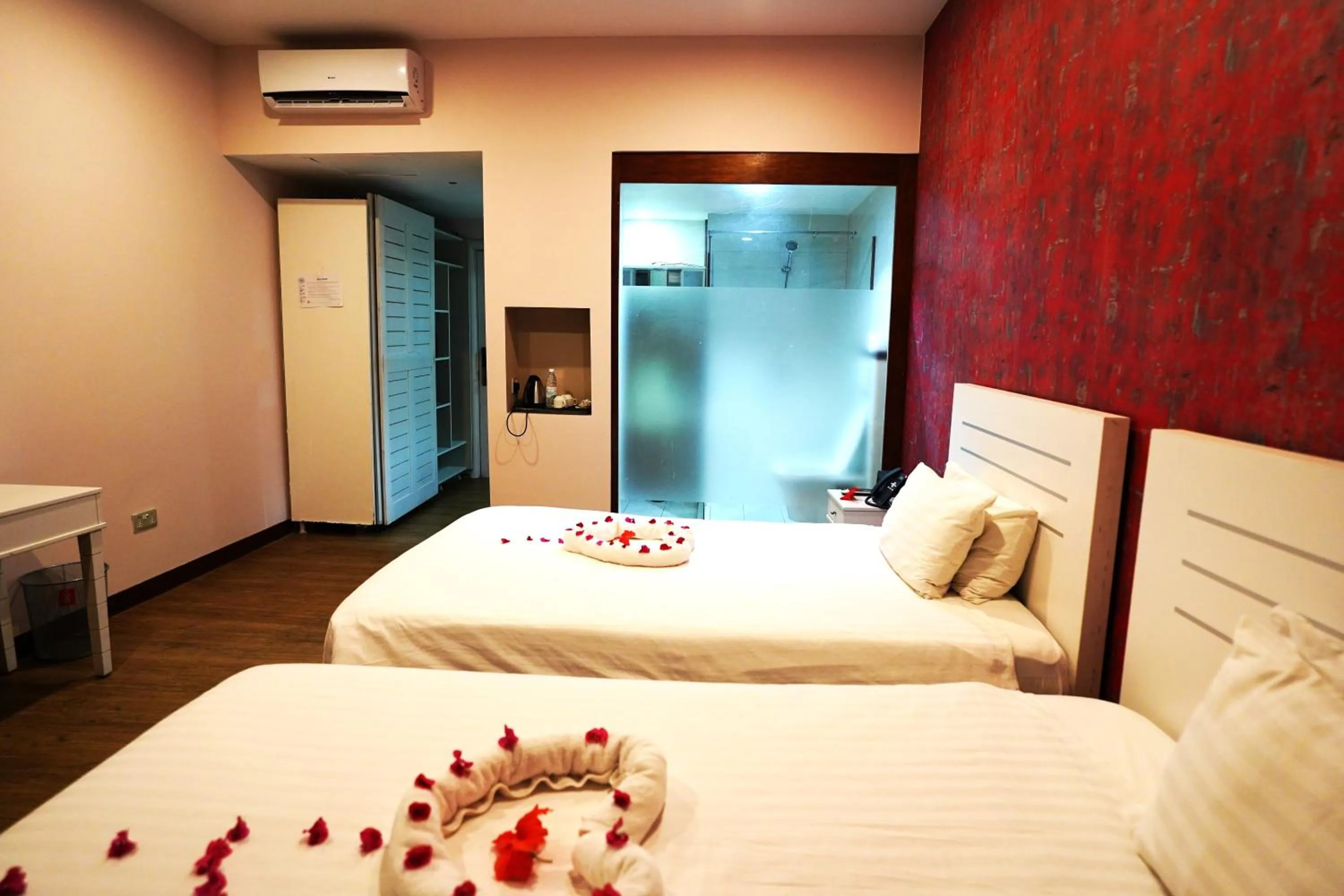 Photo of the whole room in Itsandra Beach Hotel & Resort