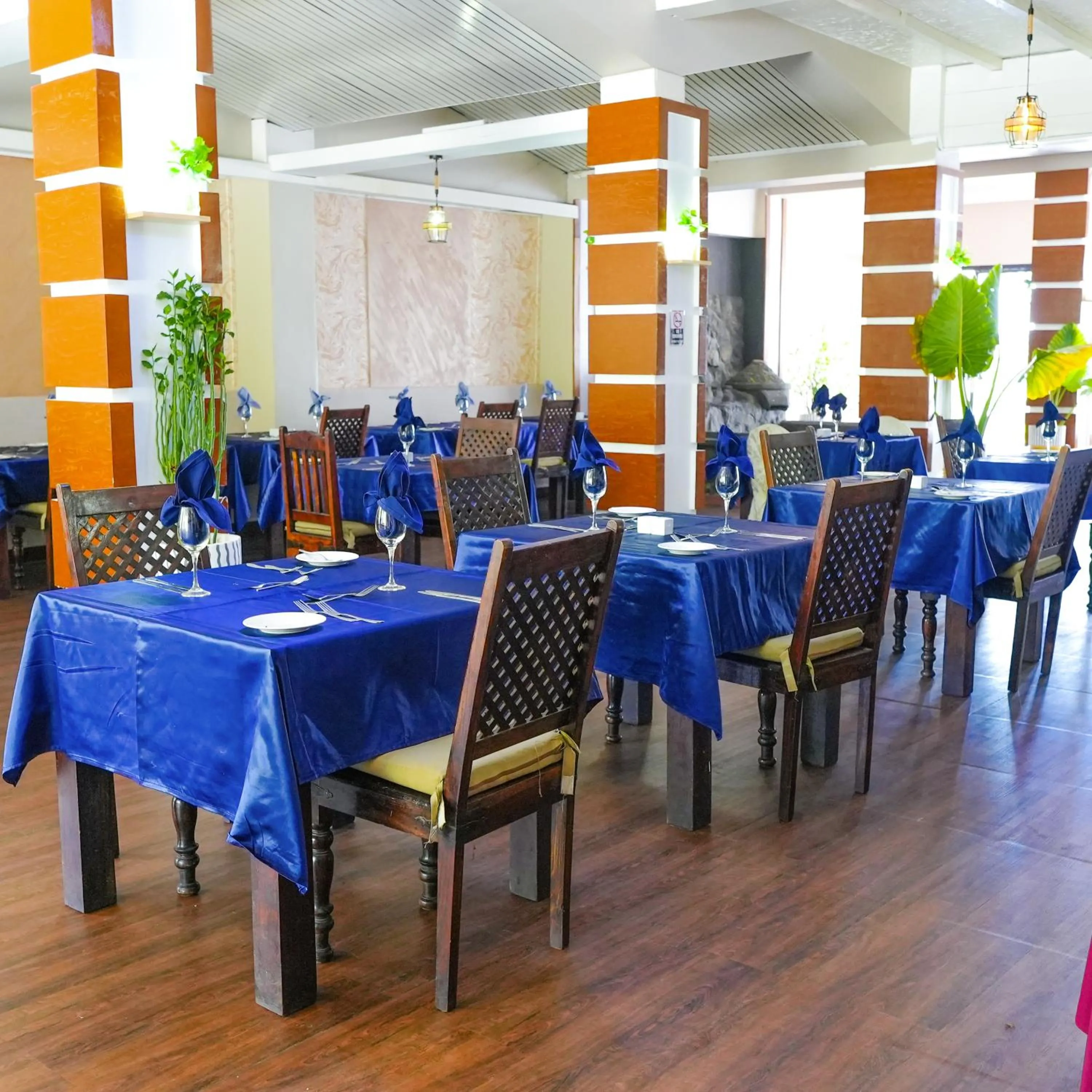 Restaurant/places to eat in Itsandra Beach Hotel & Resort
