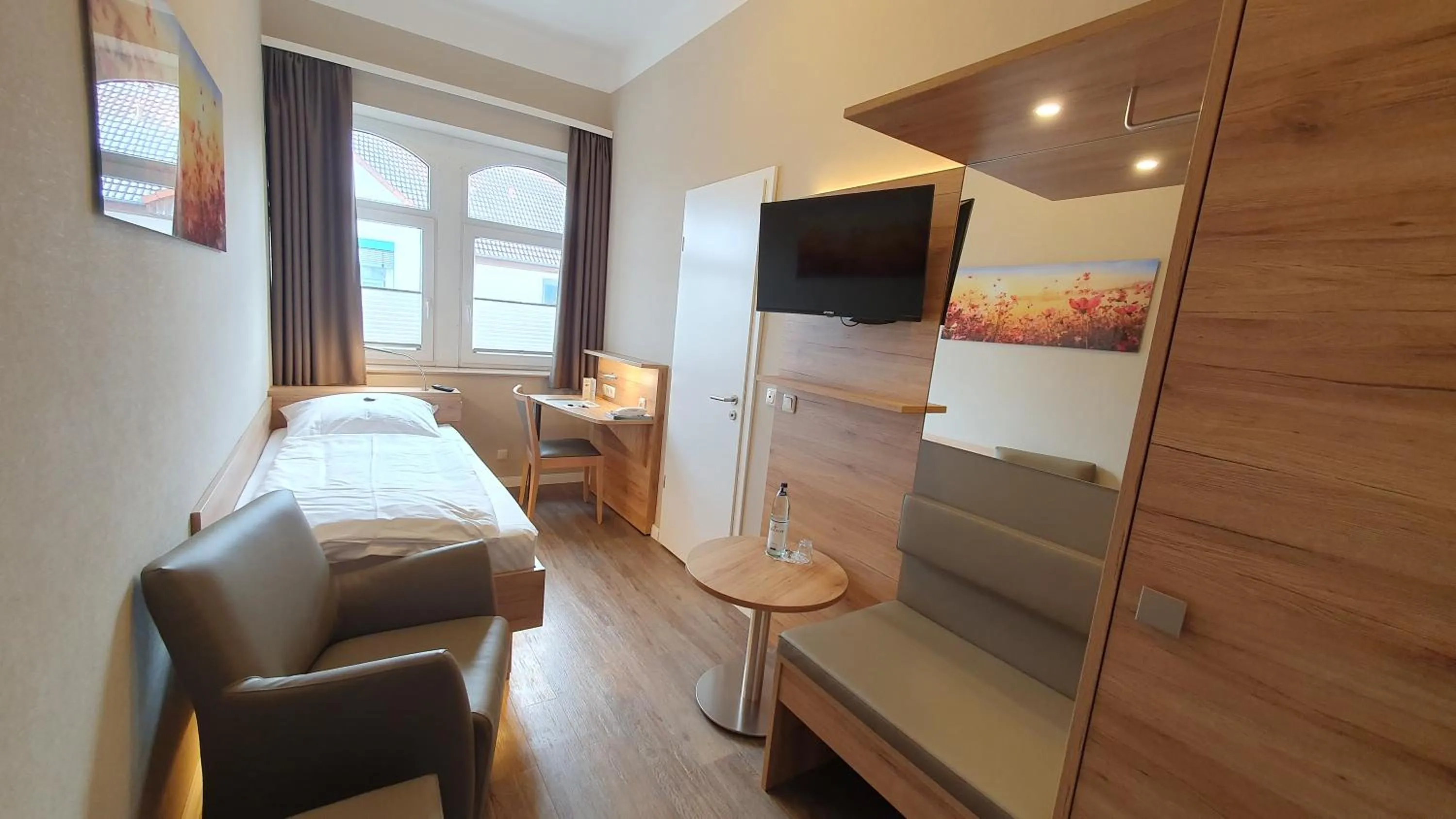 Photo of the whole room, Bed in Hotel An der Altstadt