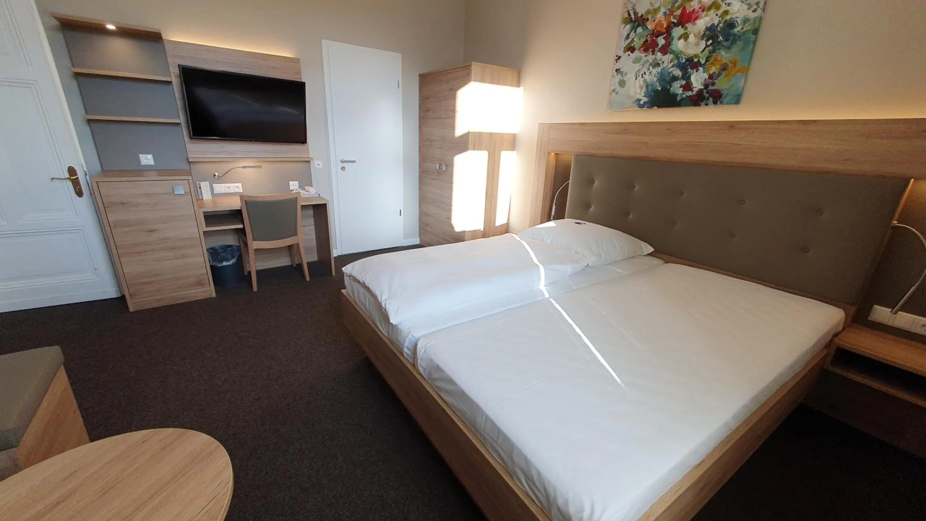 Photo of the whole room, Bed in Hotel An der Altstadt