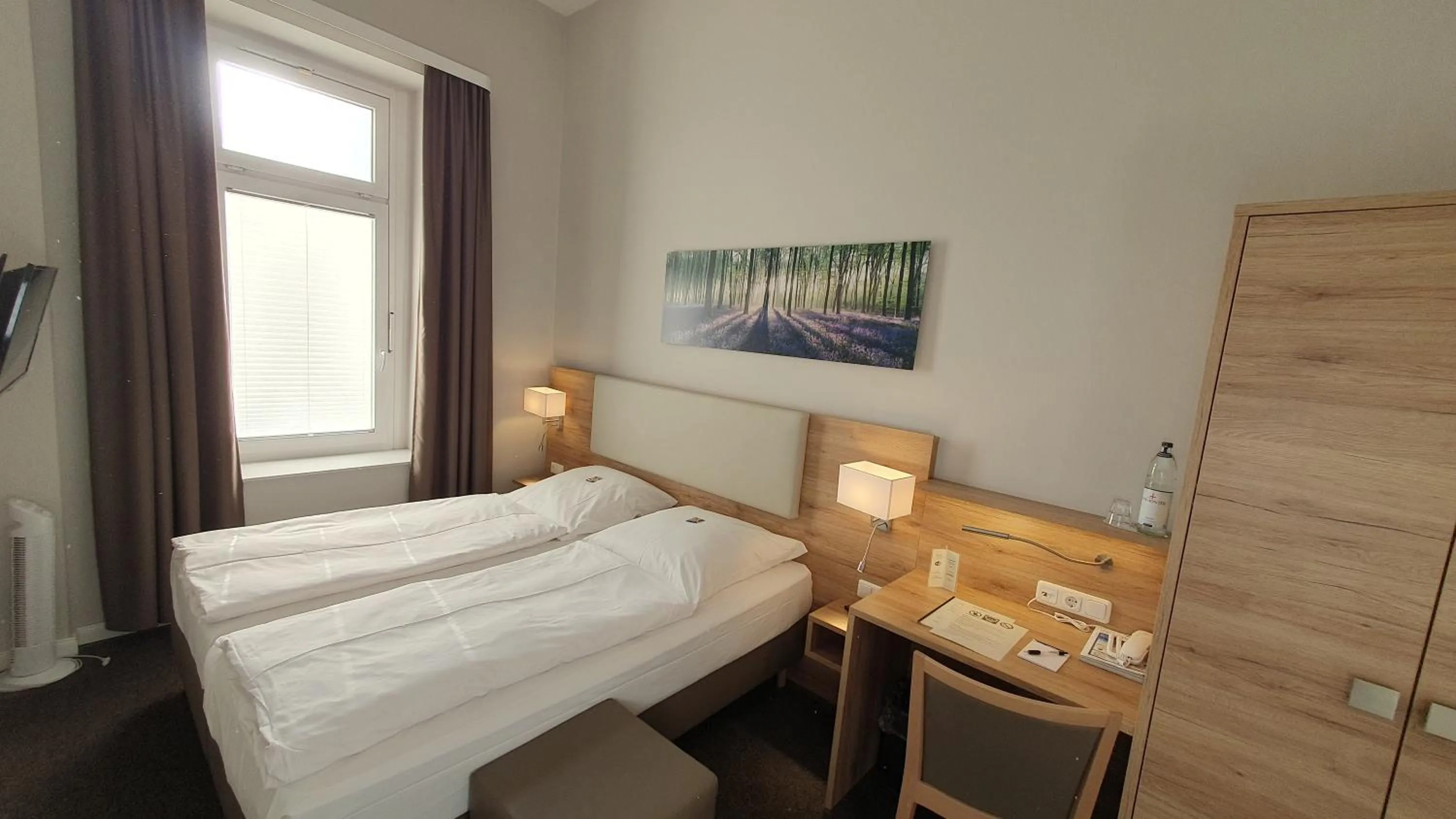 Photo of the whole room, Bed in Hotel An der Altstadt